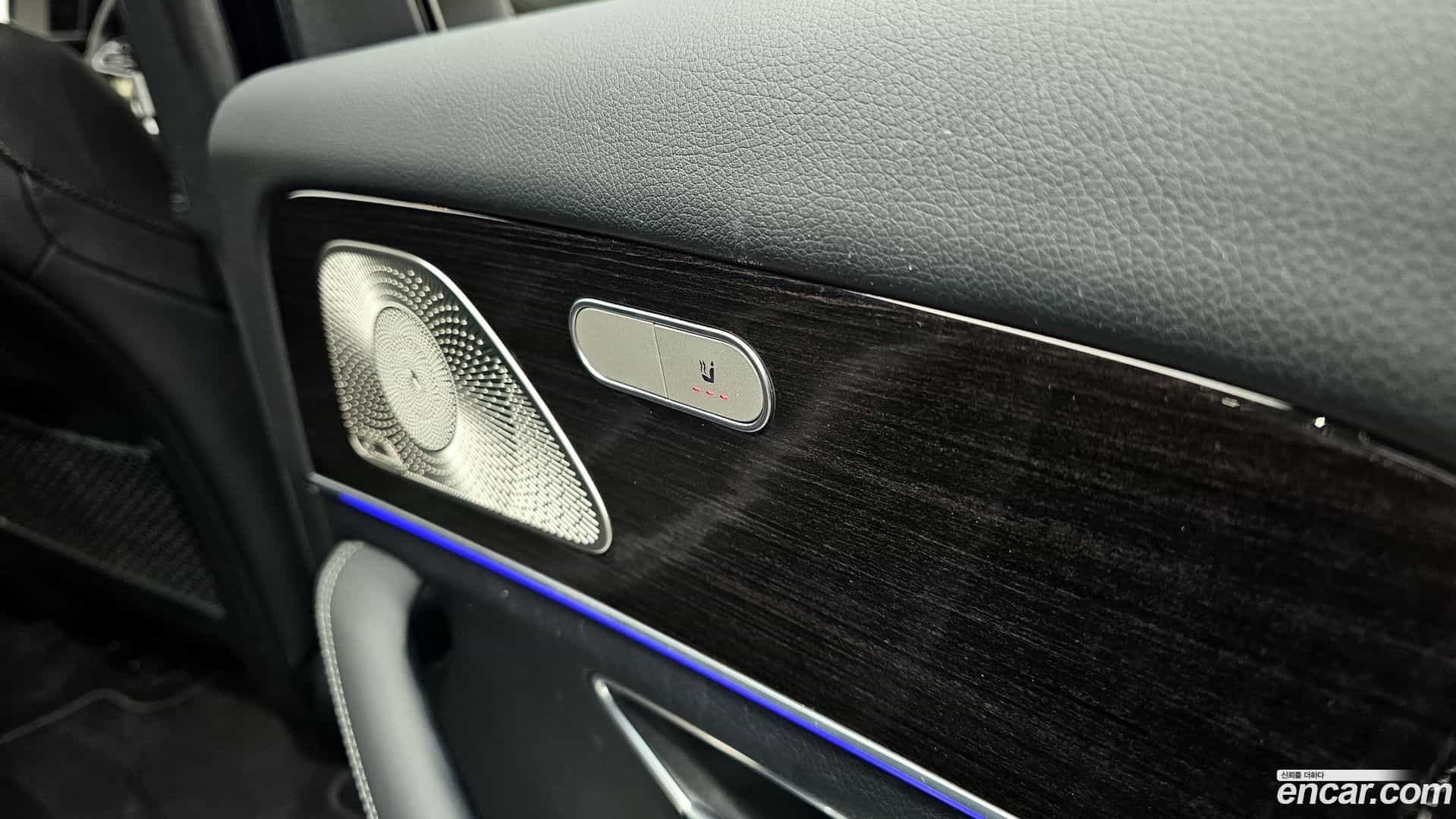 GLE-Class Mercedes-Benz 2022.10-OPTION-023