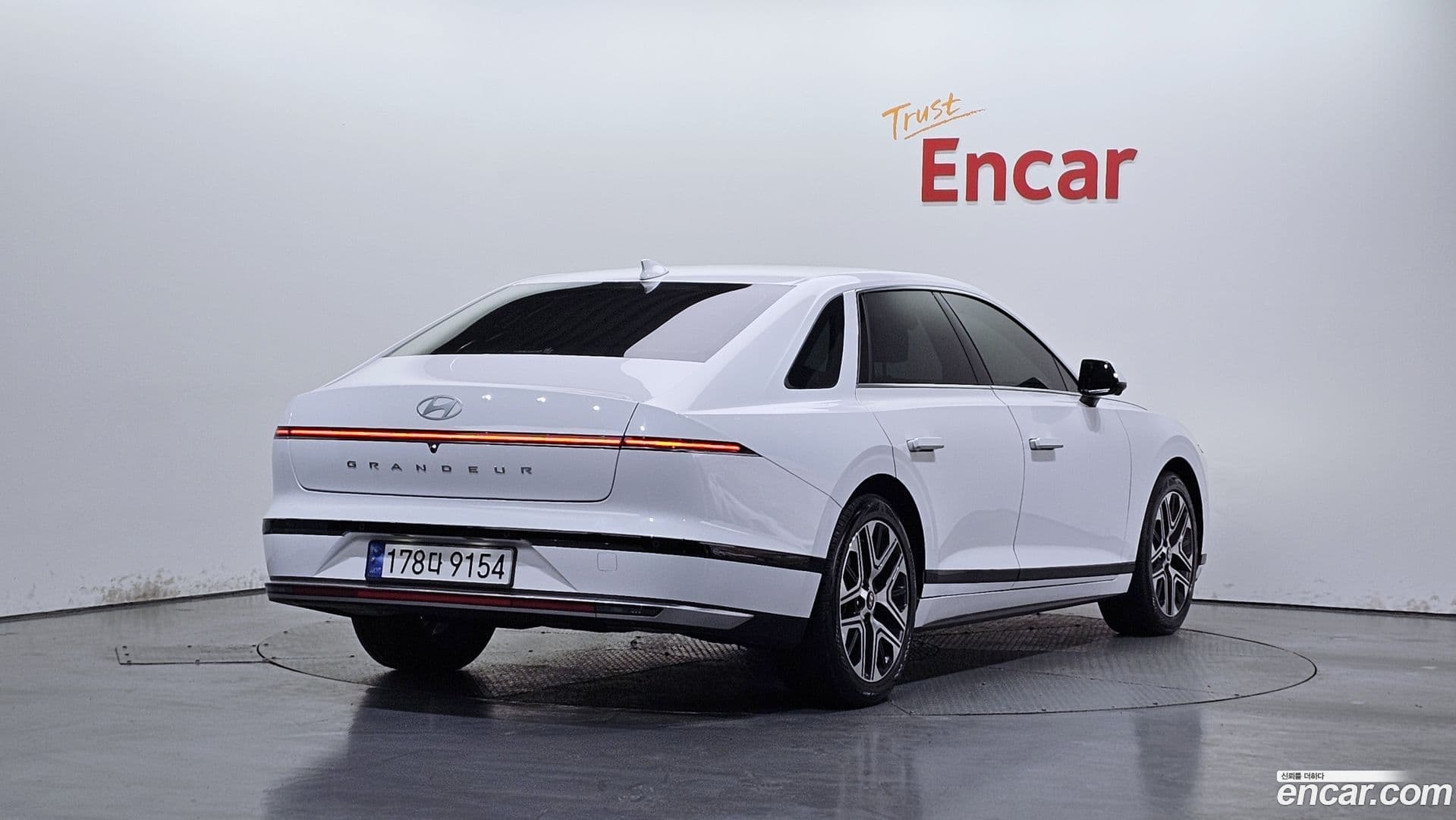 Main__Slider__Photo:Grandeur Hyundai 2023.10-1