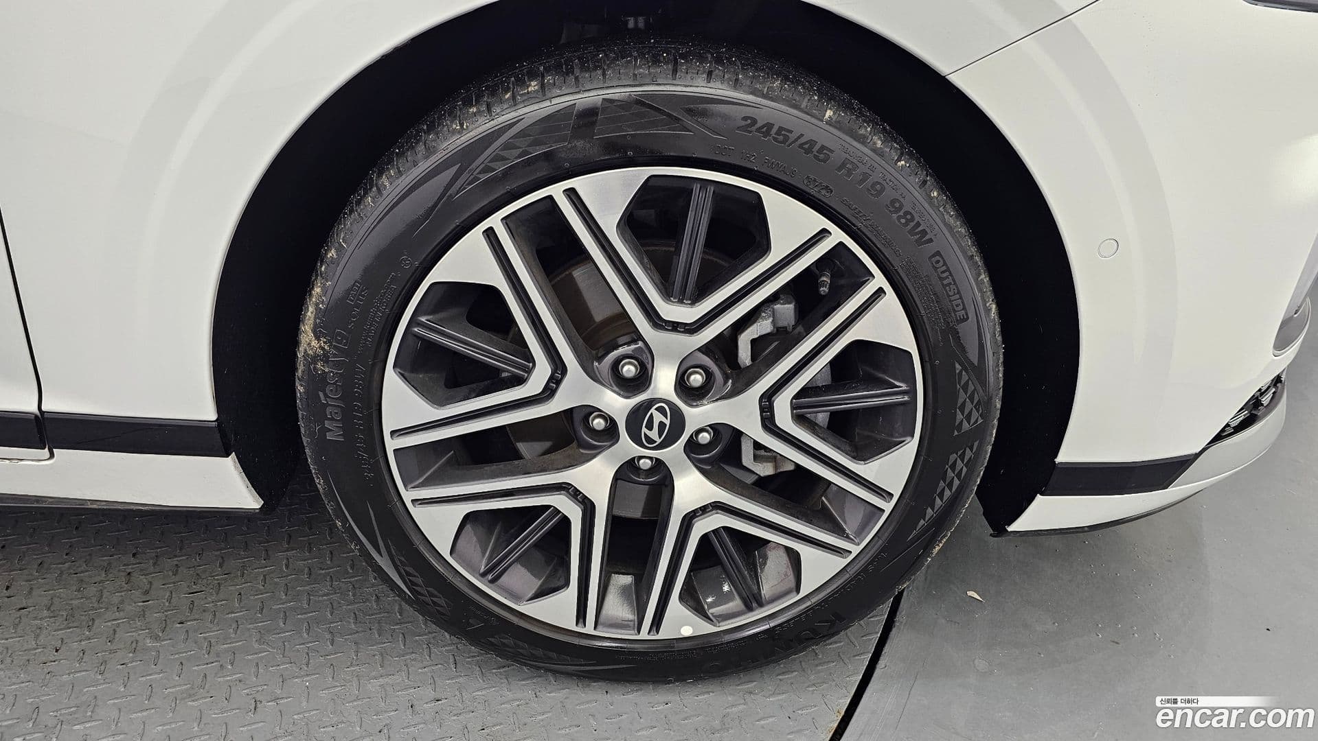 Main__Slider__Photo:Grandeur Hyundai 2023.10-4