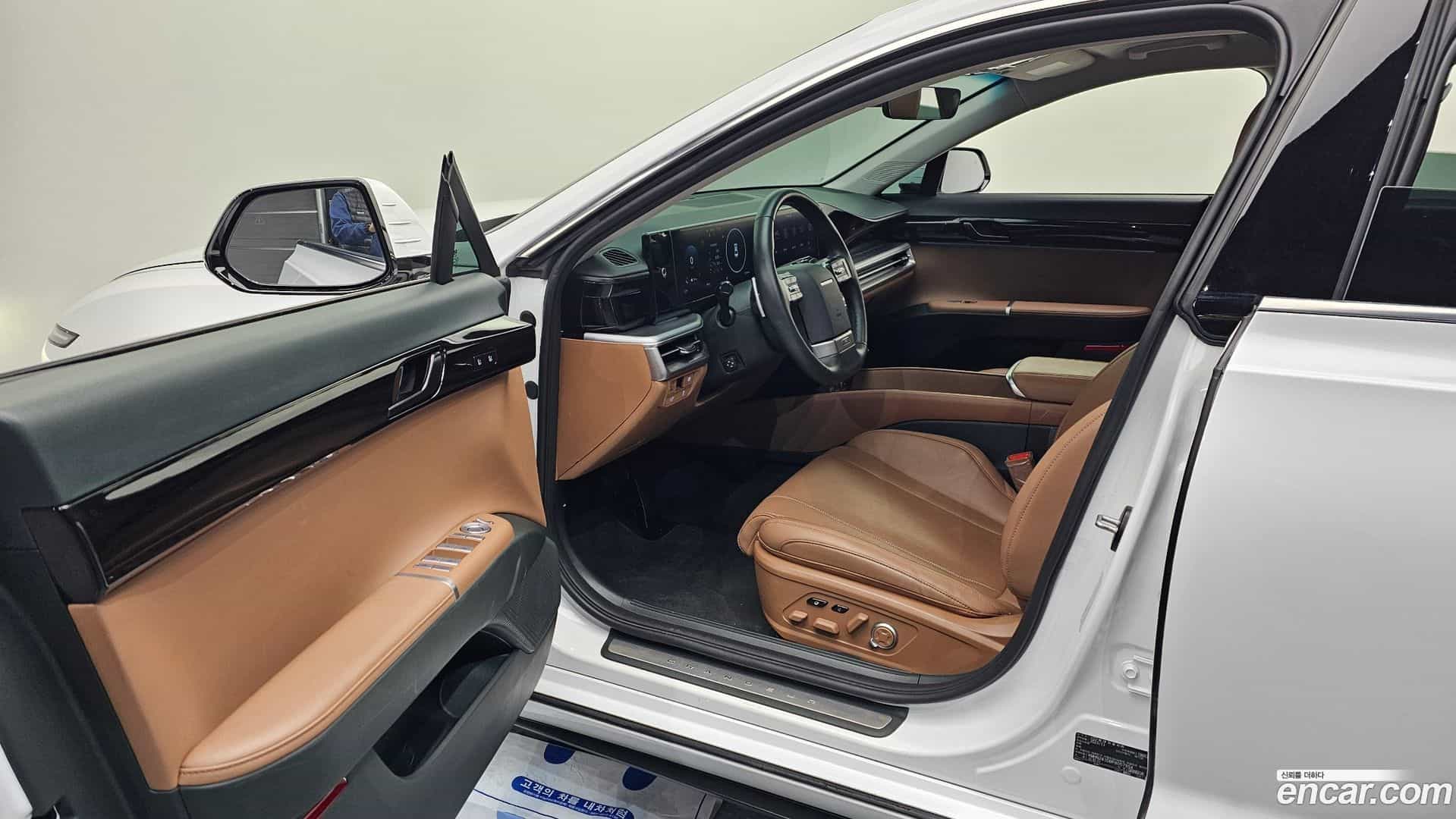 Grandeur Hyundai 2023.10-INNER-010