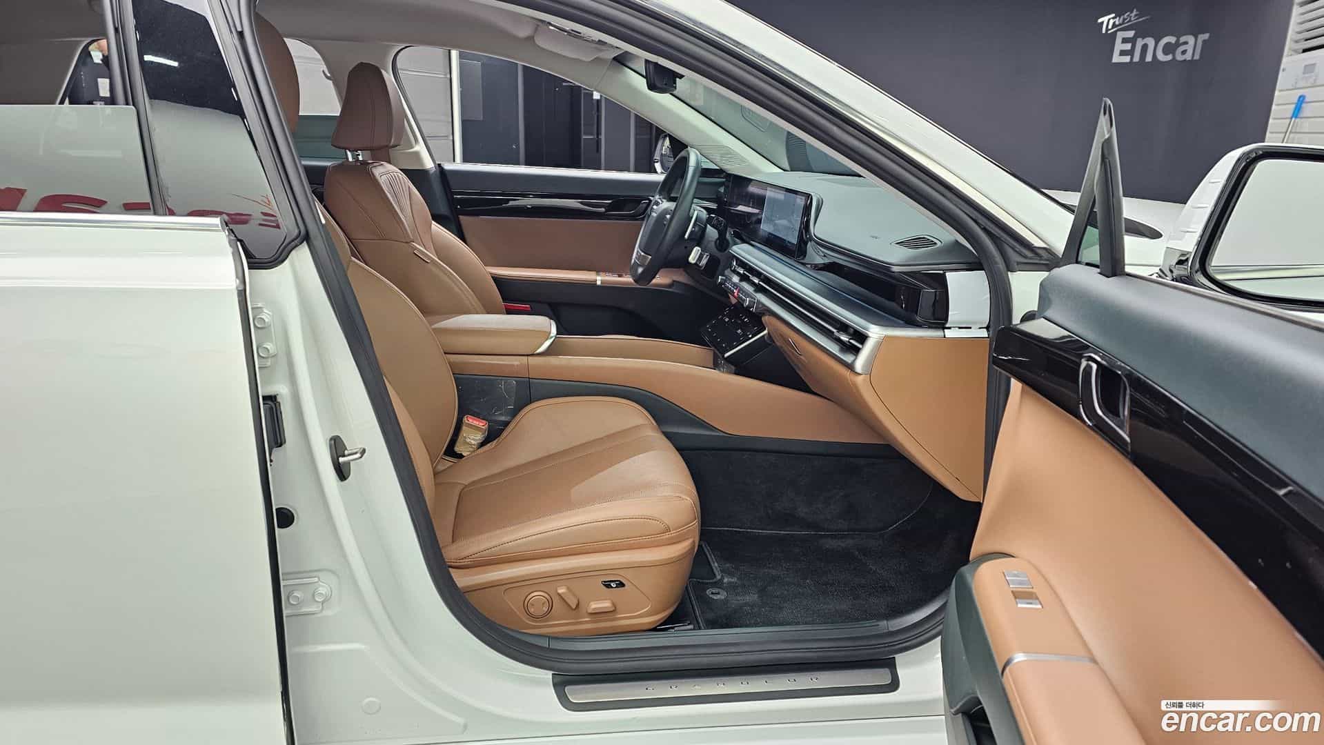 Grandeur Hyundai 2023.10-OPTION-015