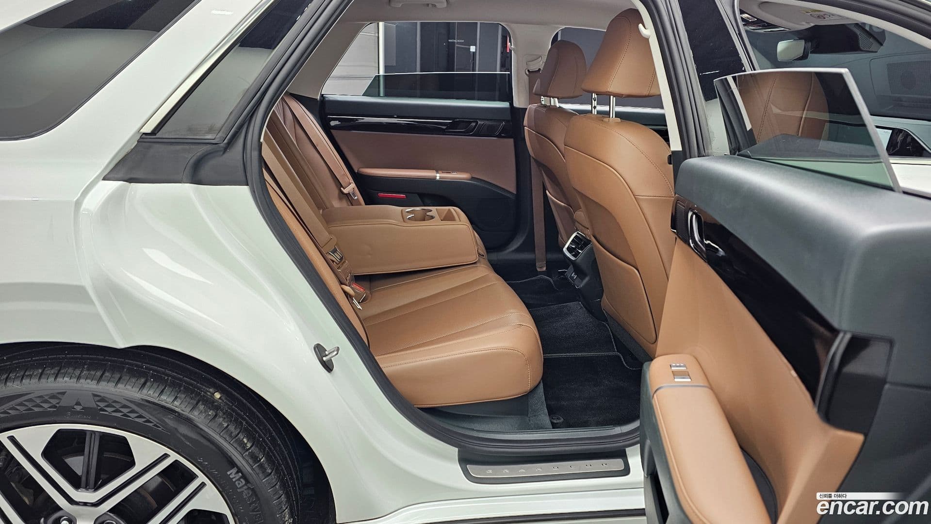 Main__Slider__Photo:Grandeur Hyundai 2023.10-11