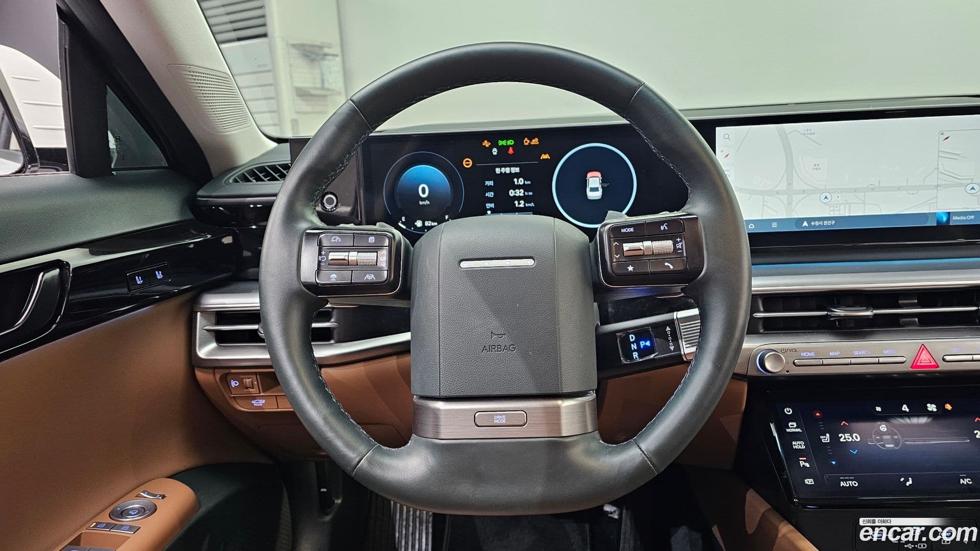 Main__Slider__Photo:Grandeur Hyundai 2023.10-12