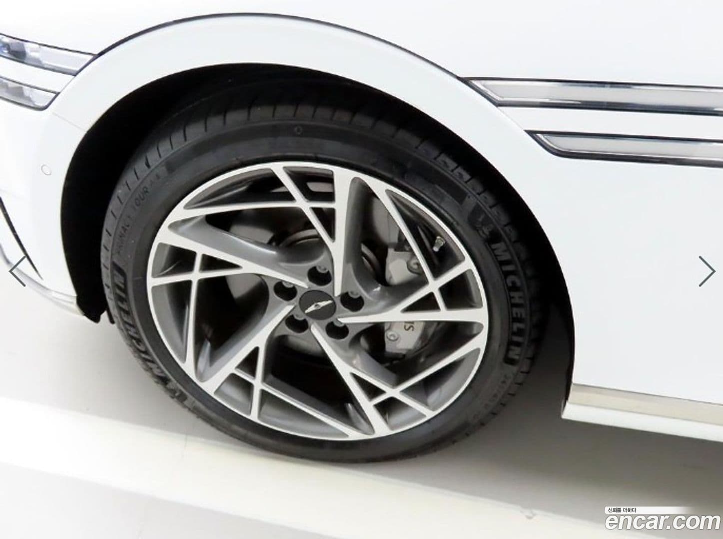 Main__Slider__Photo:G90 Genesis 2022.5-16