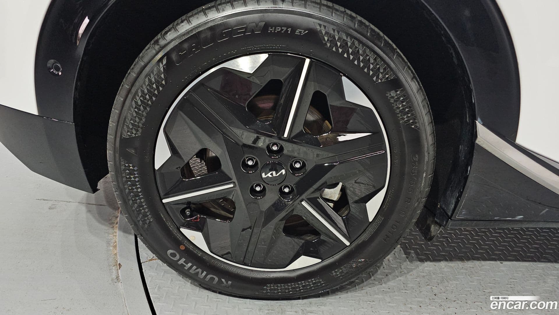 Main__Slider__Photo:EV6 Kia 2025.3-4