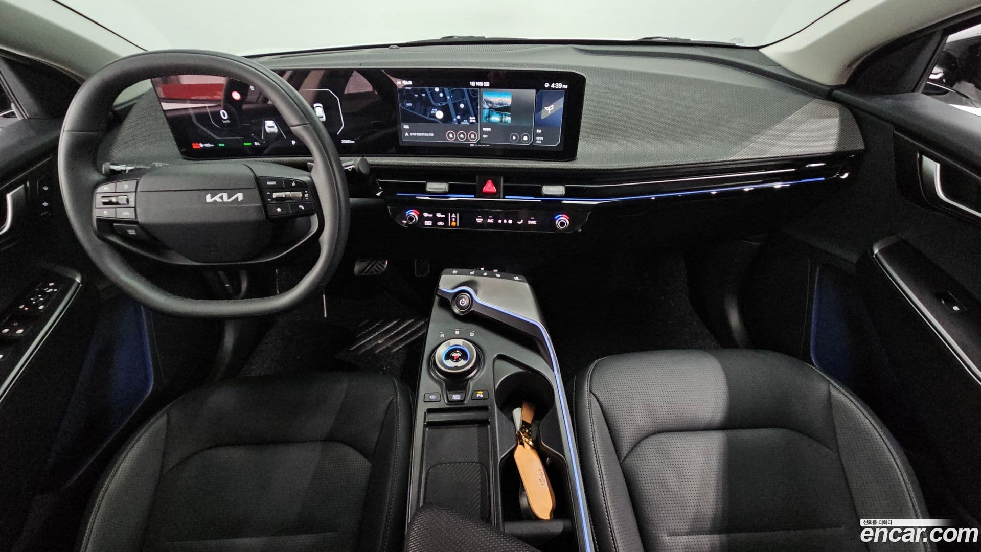 Main__Slider__Photo:EV6 Kia 2025.3-6