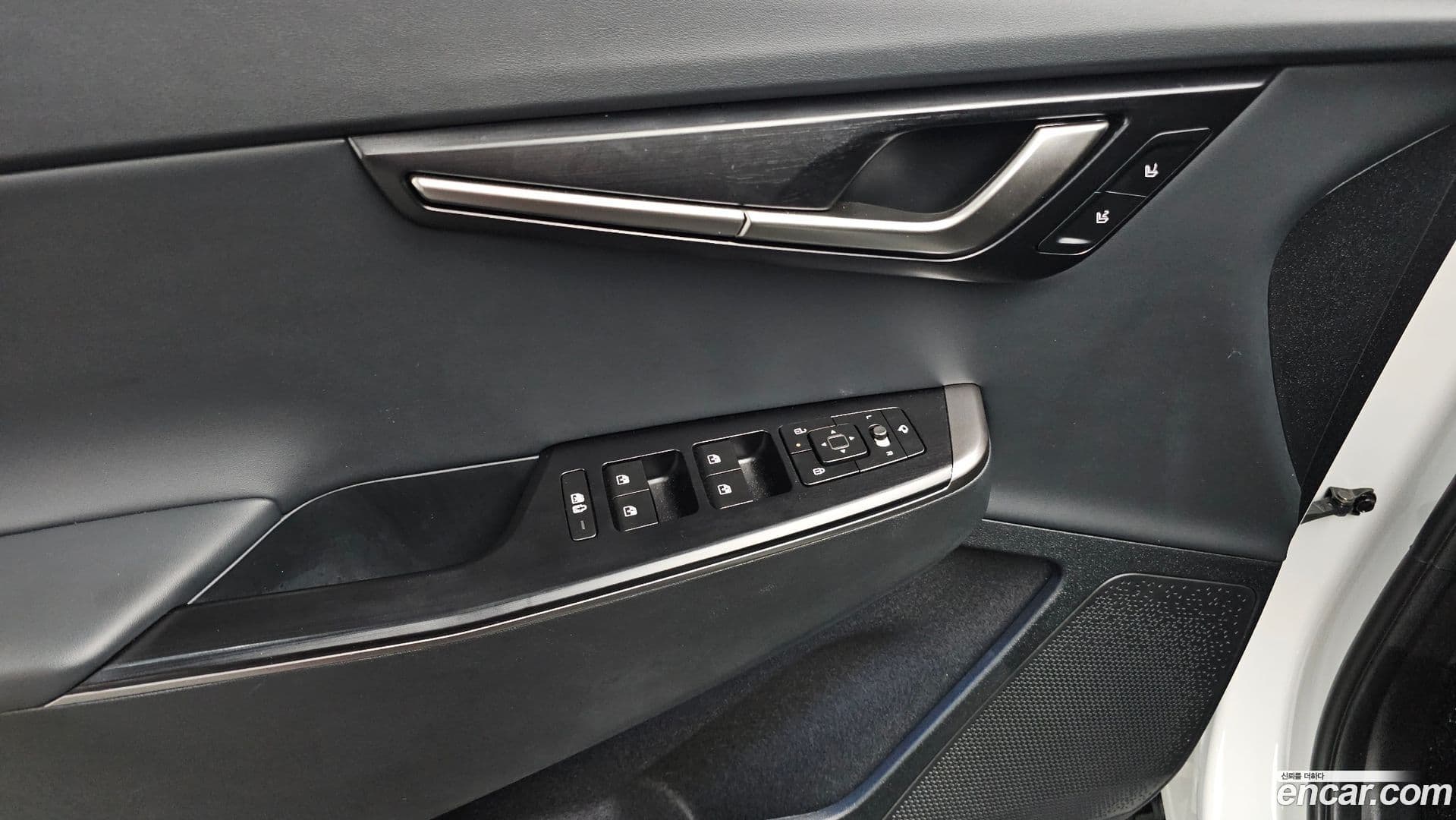 Main__Slider__Photo:EV6 Kia 2025.3-16