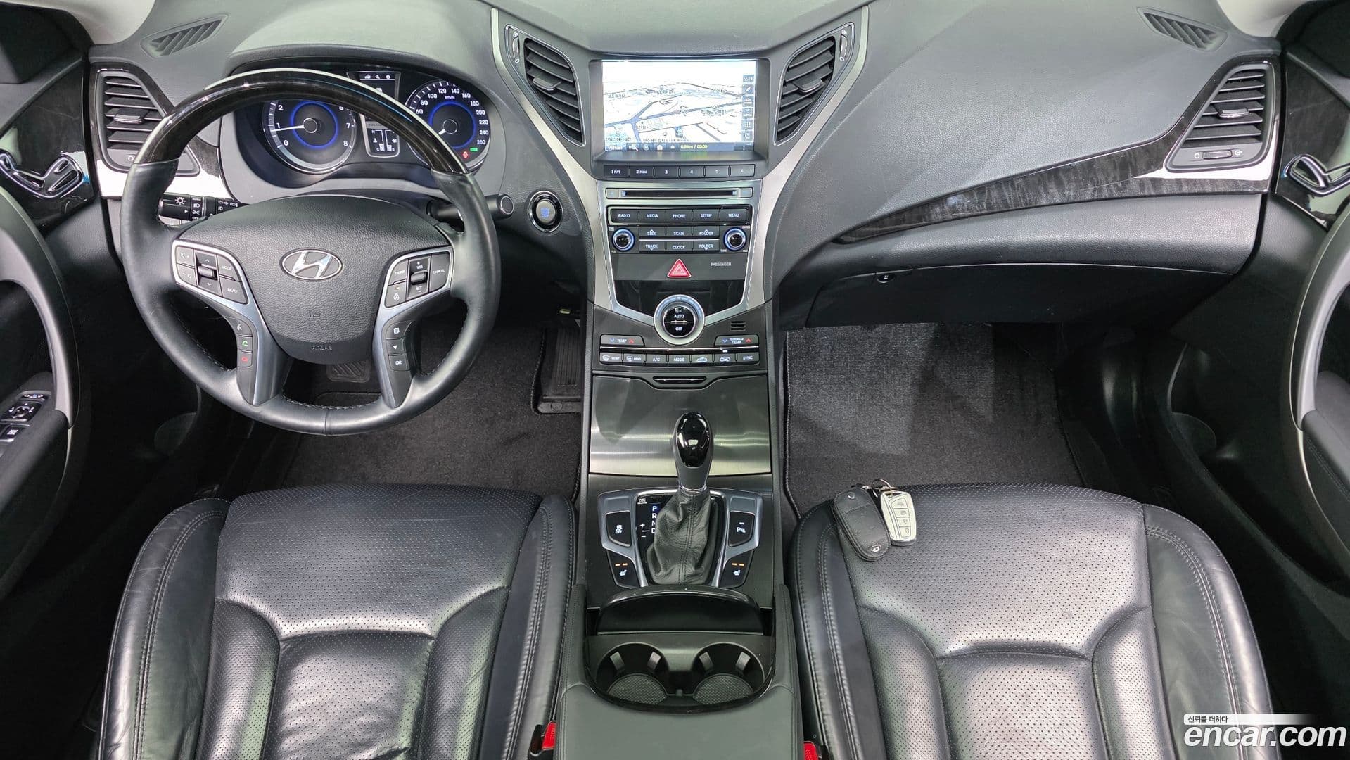 Main__Slider__Photo:Grandeur Hyundai 2015.11-6