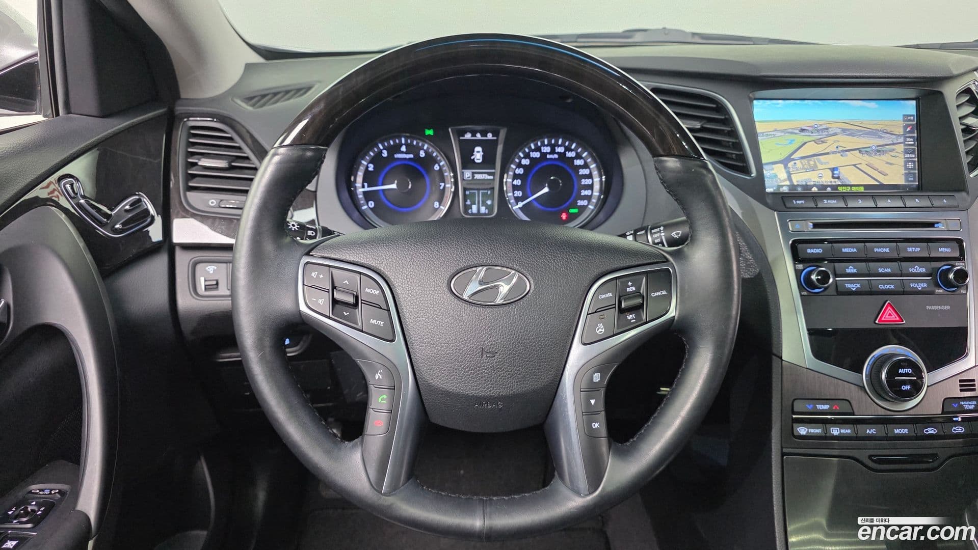 Main__Slider__Photo:Grandeur Hyundai 2015.11-12