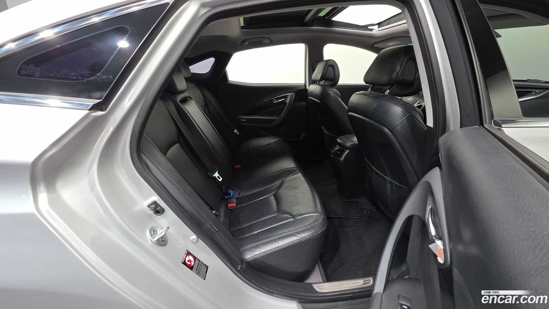 Grandeur Hyundai 2015.11-OPTION-023