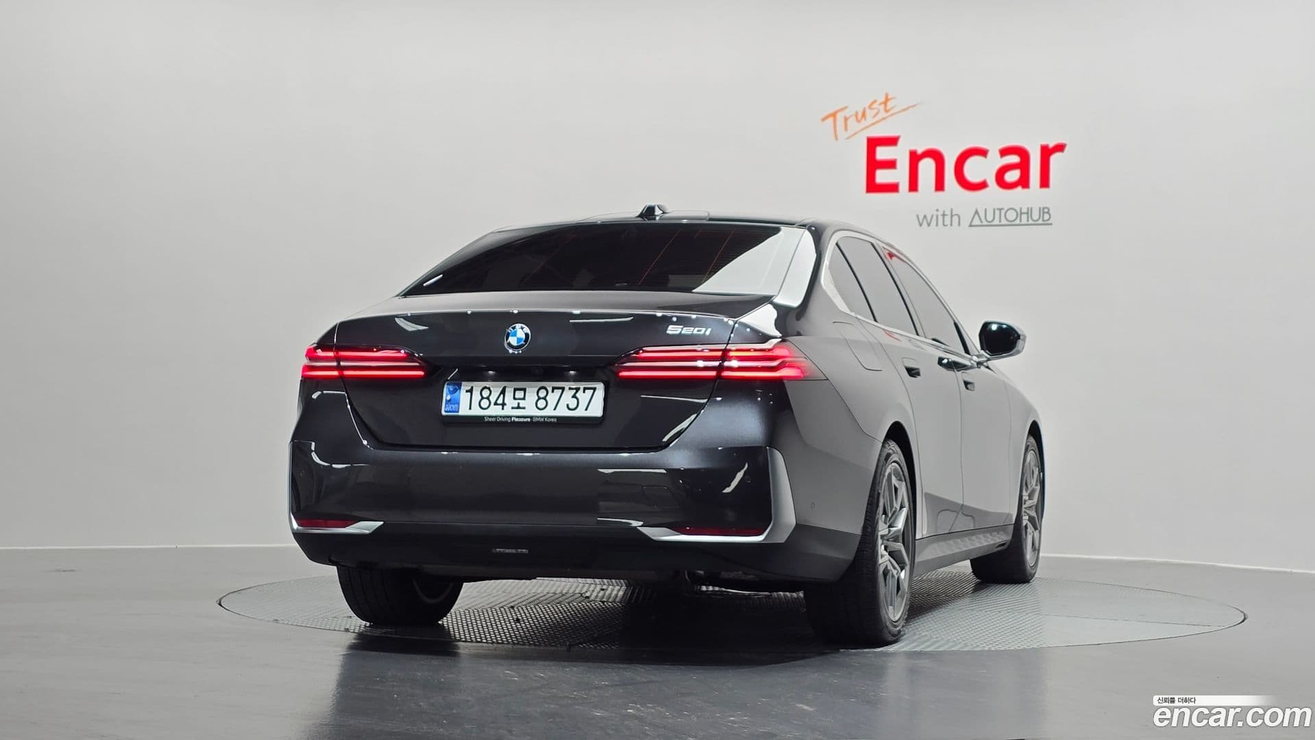 Main__Slider__Photo:5-Series BMW 2023.10-3