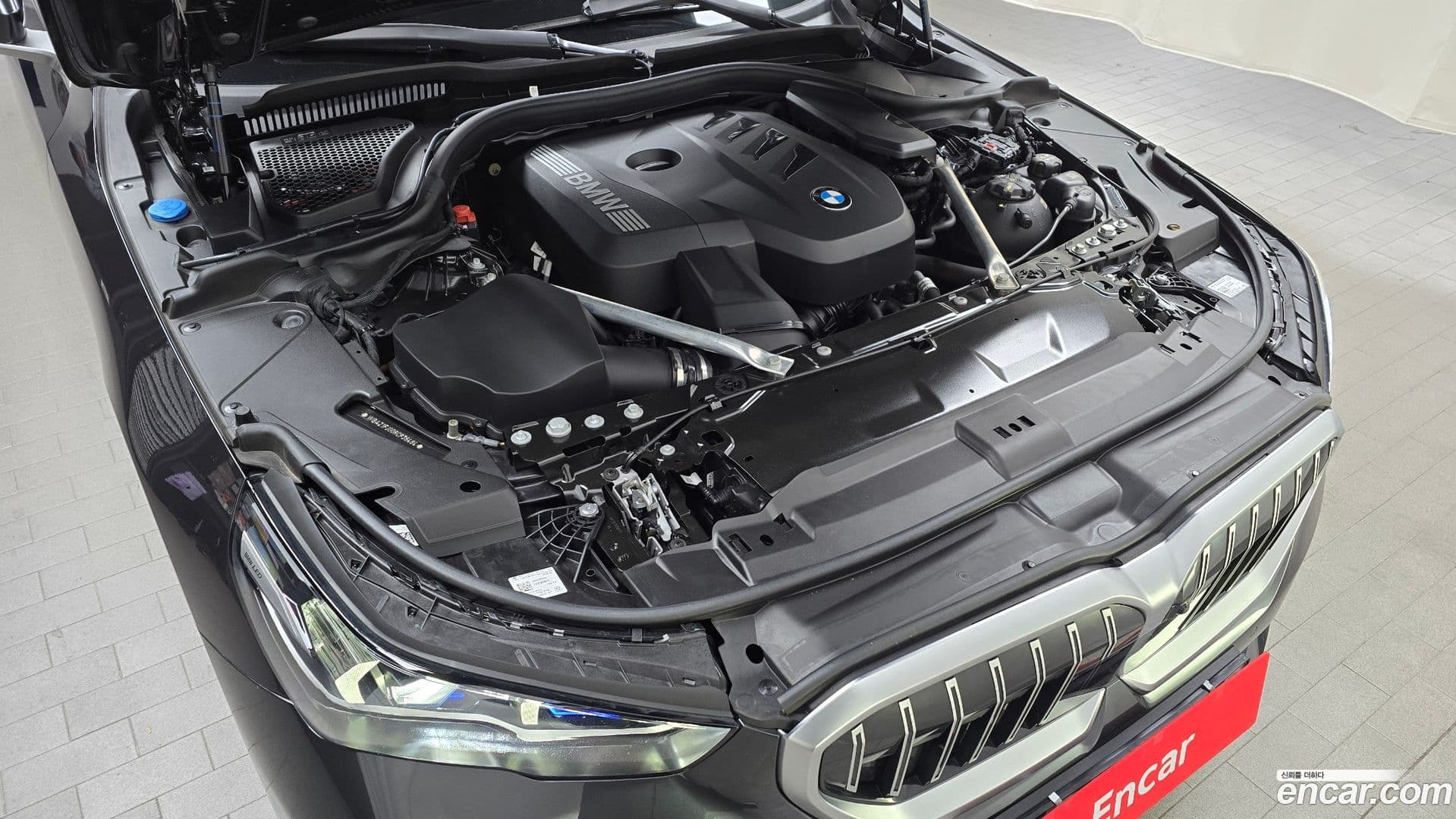 Main__Slider__Photo:5-Series BMW 2023.10-5