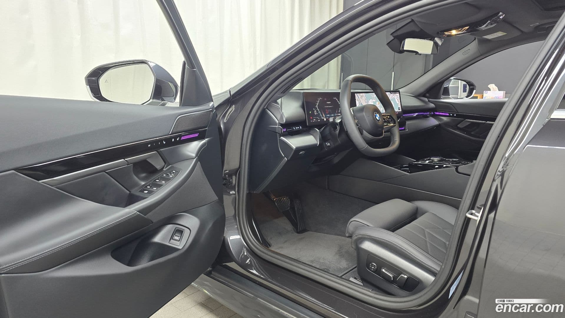 Main__Slider__Photo:5-Series BMW 2023.10-9