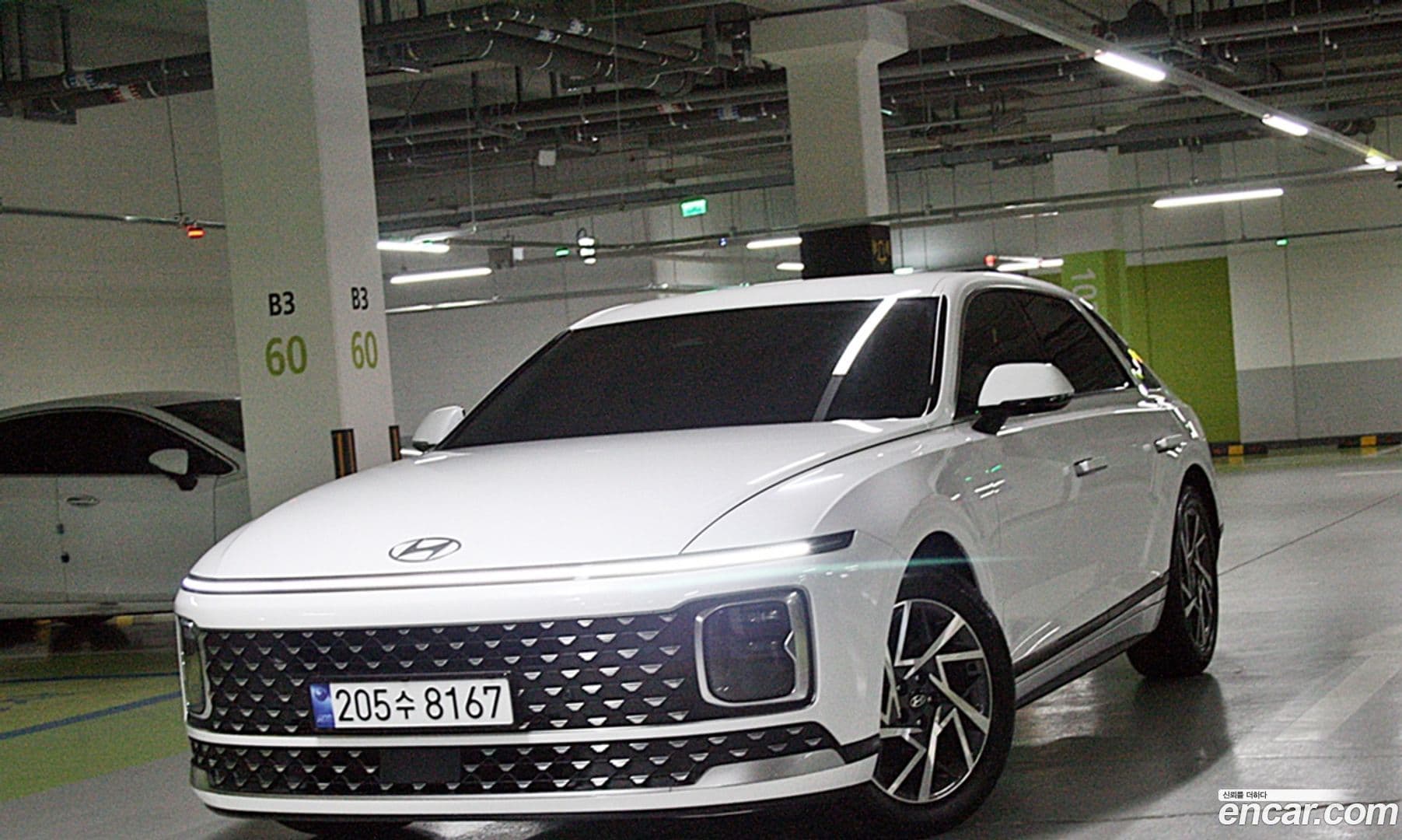 Main__Slider__Photo:Grandeur Hyundai 2023.11-1