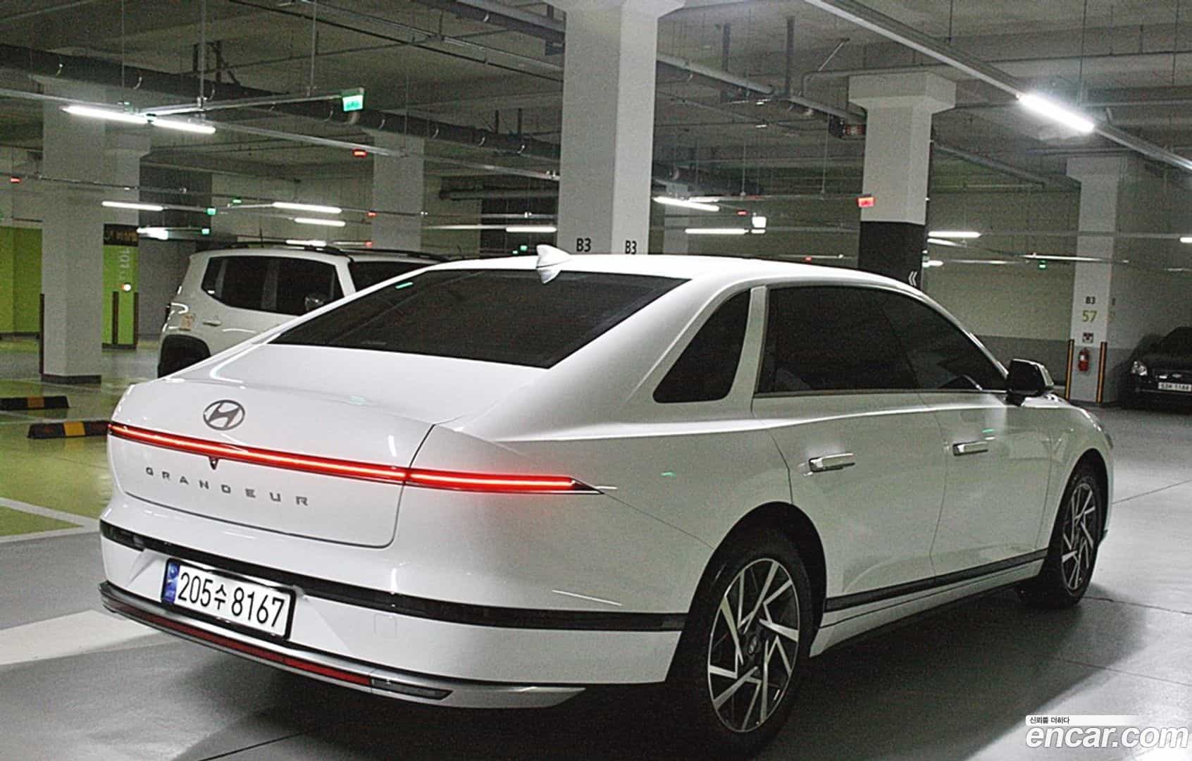 Grandeur Hyundai 2023.11-OUTER-003