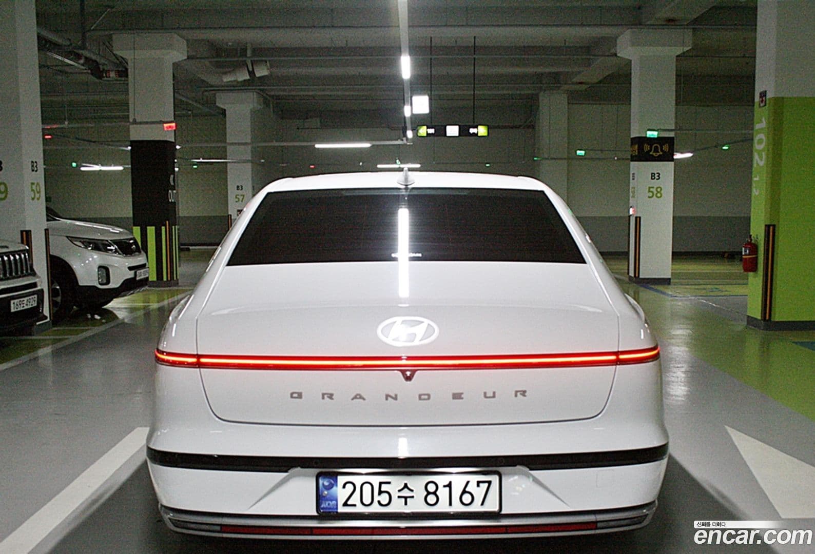 Main__Slider__Photo:Grandeur Hyundai 2023.11-6