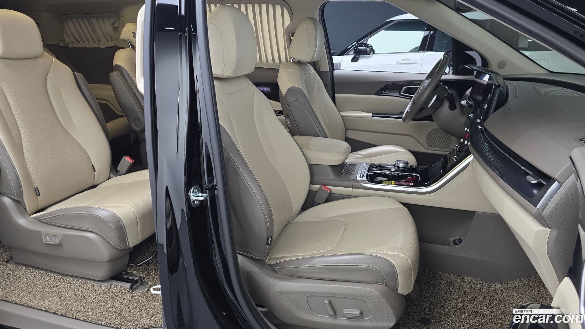 Main__Slider__Photo:Canival Kia 2021.0-9