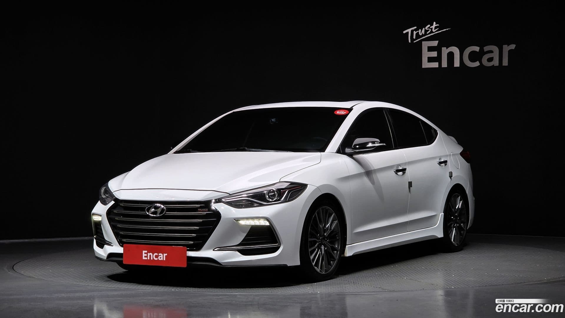 Main__Slider__Photo:AVANTE Hyundai 2016.6-0