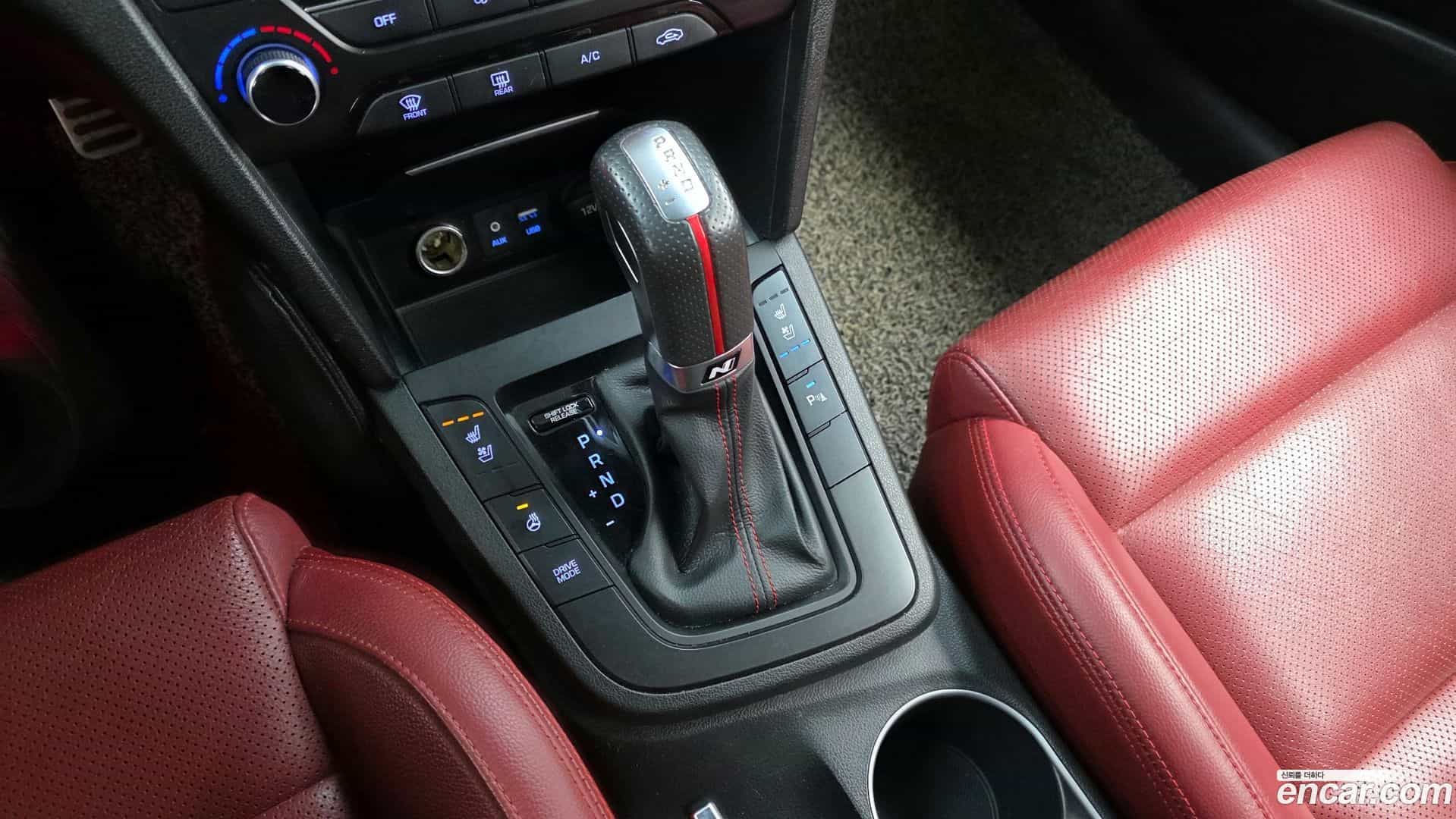 AVANTE Hyundai 2016.6-INNER-009