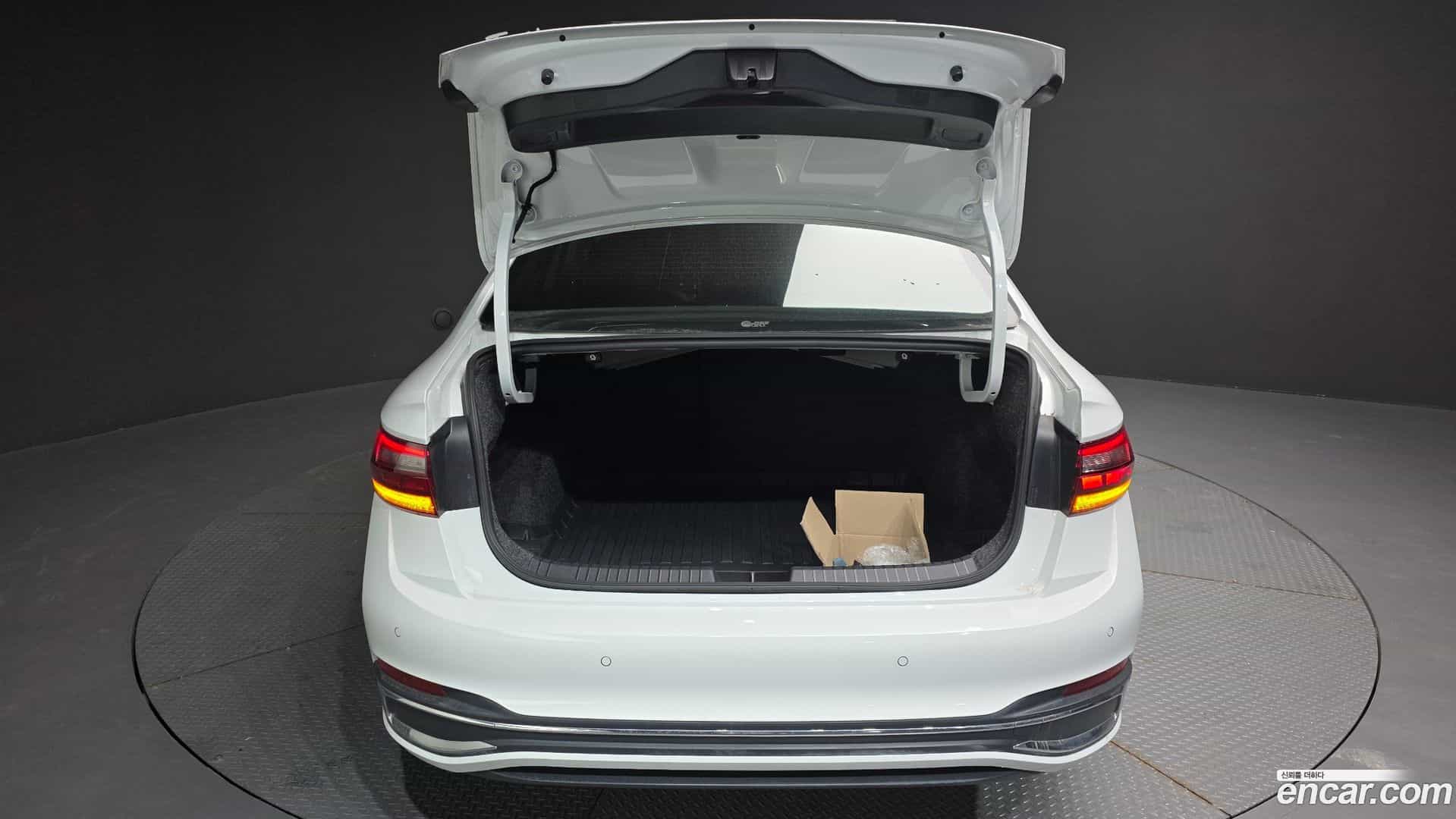 Jetta Volkswagen 2022.11-OPTION-024