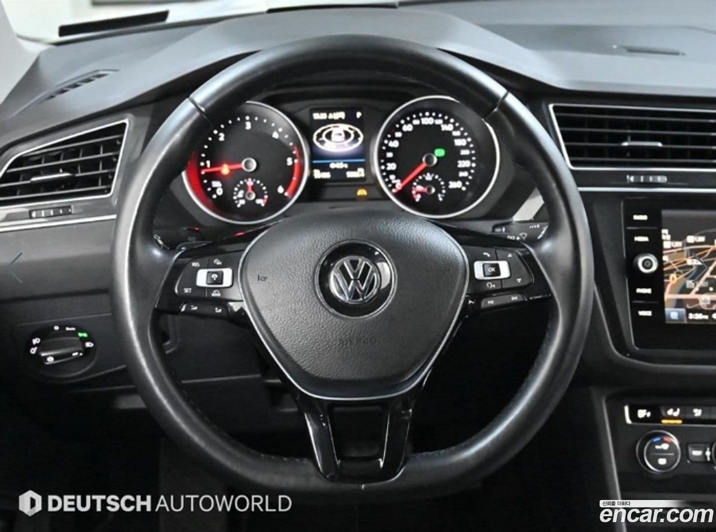 Main__Slider__Photo:Tiguan Volkswagen 2018.7-12