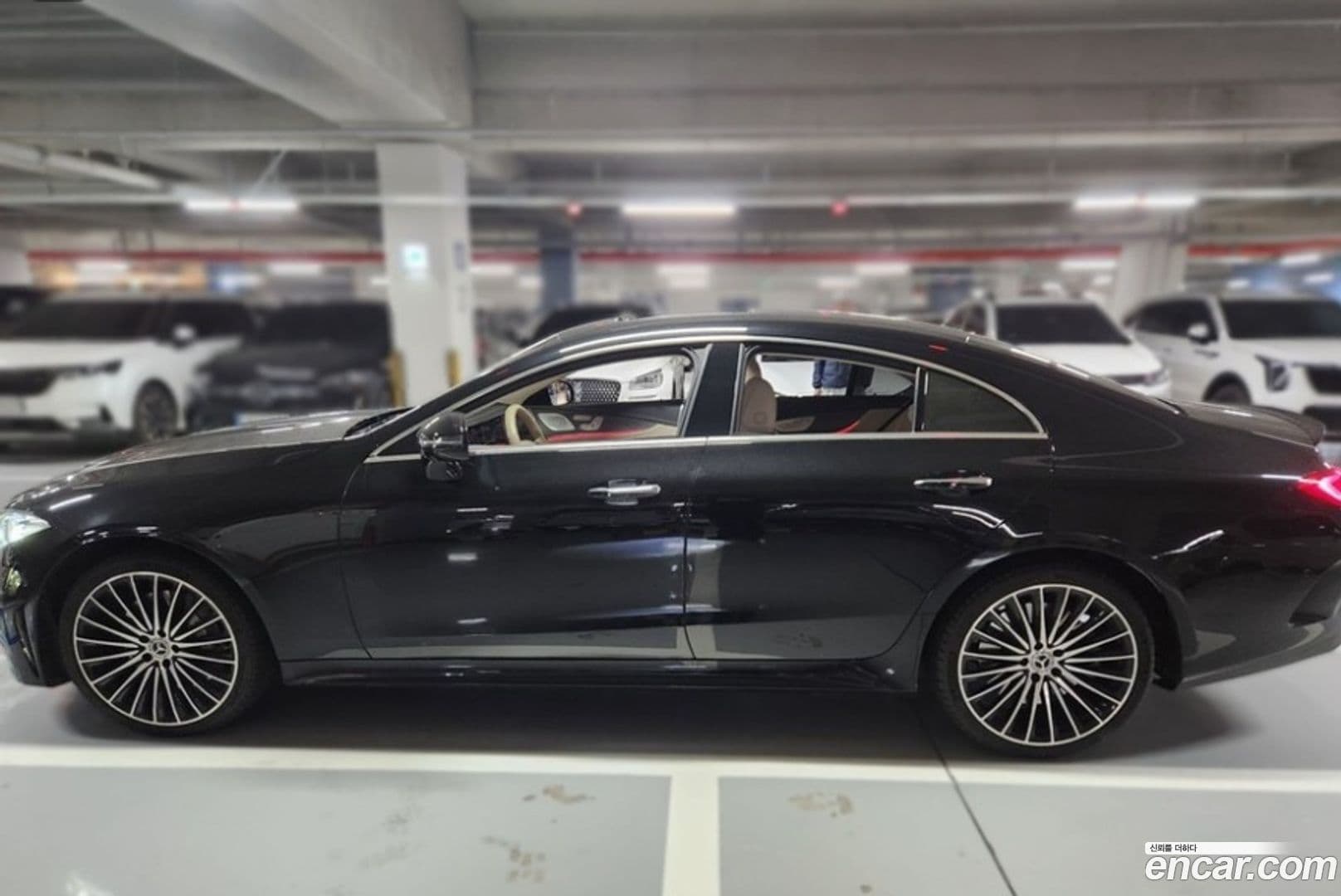 Main__Slider__Photo:CLS-Class Mercedes-Benz 2023.4-3