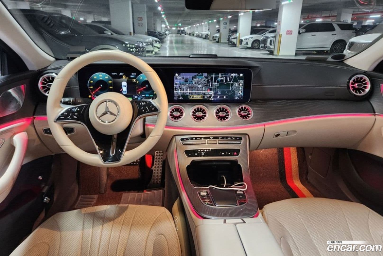 Main__Slider__Photo:CLS-Class Mercedes-Benz 2023.4-5