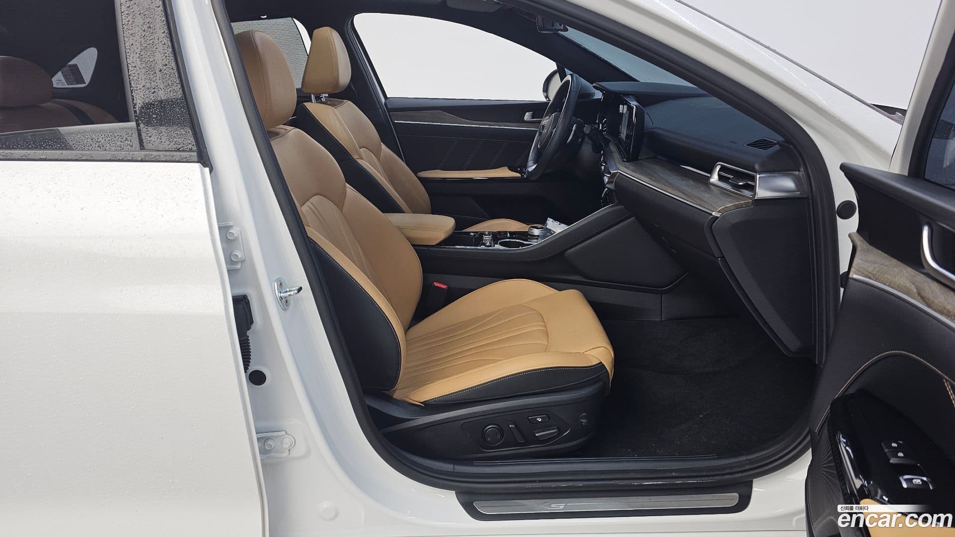 Main__Slider__Photo:K5 Kia 2022.1-10