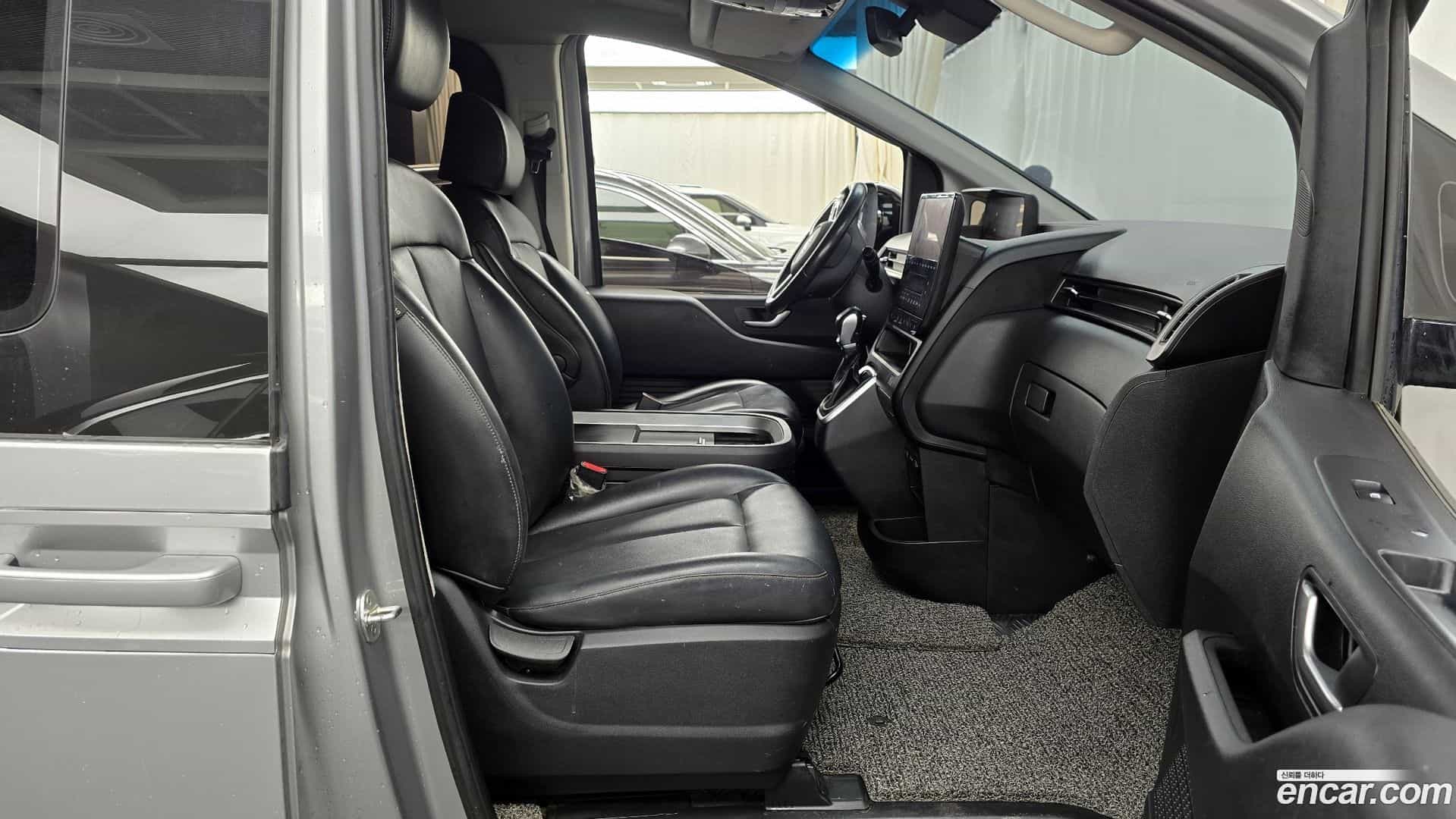 Staria Hyundai 2021.9-OPTION-015