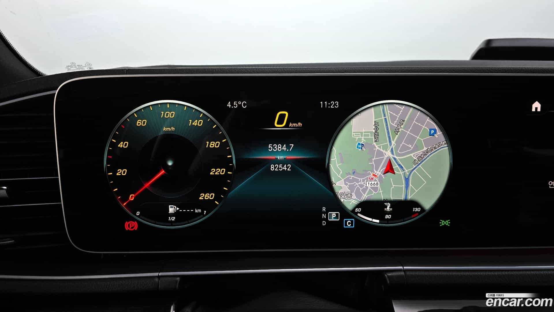 GLE-Class Mercedes-Benz 2021.1-INNER-008