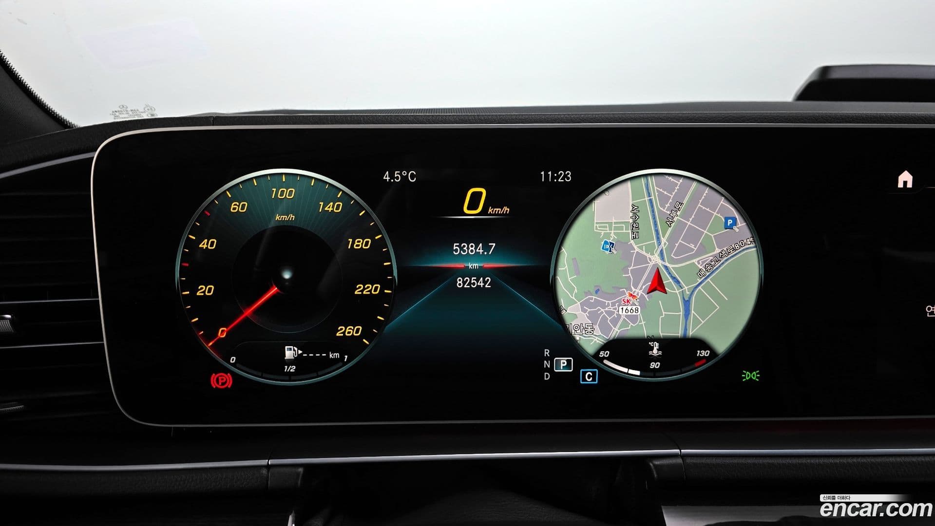 Main__Slider__Photo:GLE-Class Mercedes-Benz 2021.1-7