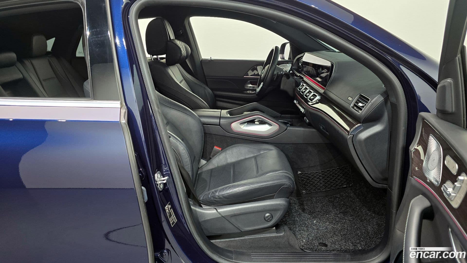 Main__Slider__Photo:GLE-Class Mercedes-Benz 2021.1-10