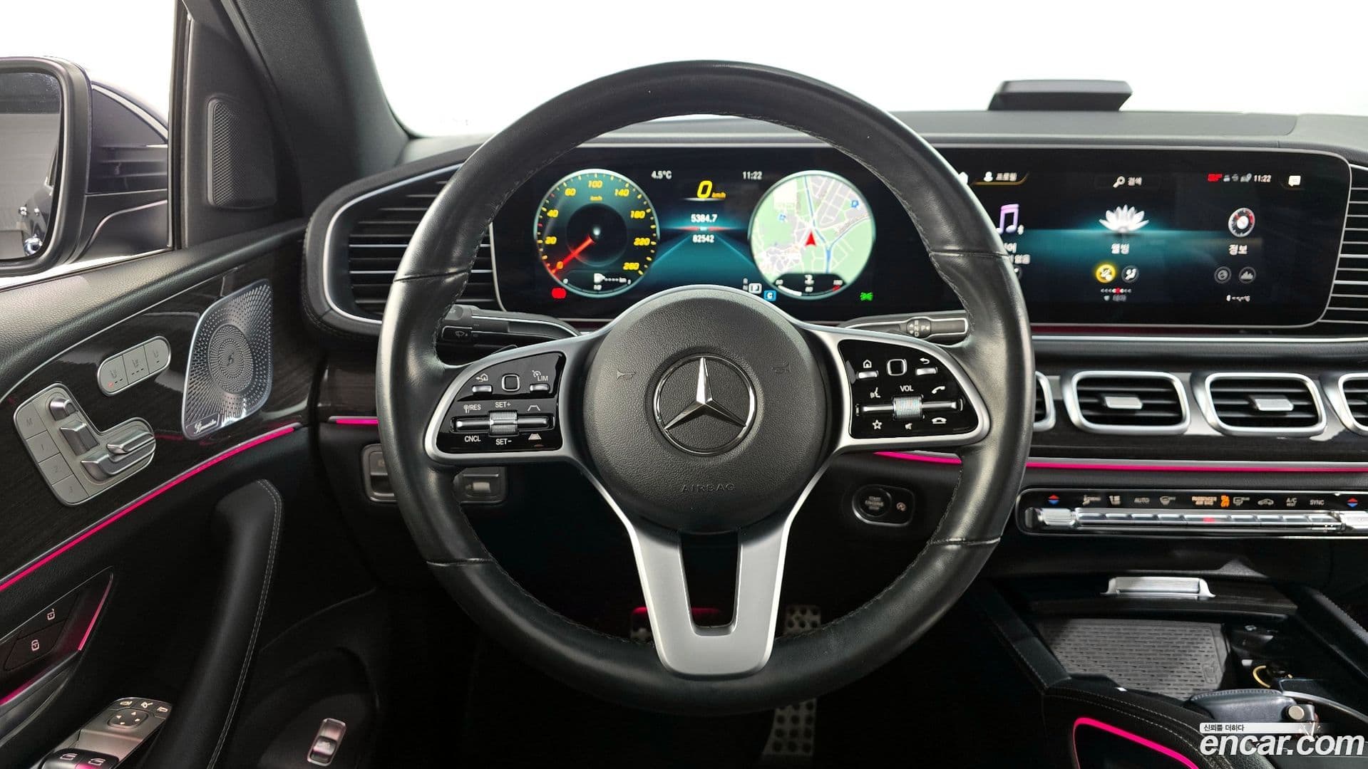 Main__Slider__Photo:GLE-Class Mercedes-Benz 2021.1-12