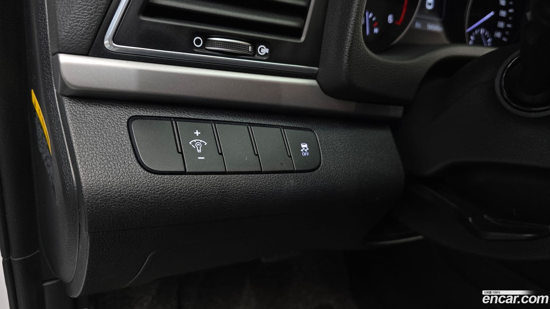 Main__Slider__Photo:AVANTE Hyundai 2017.0-13