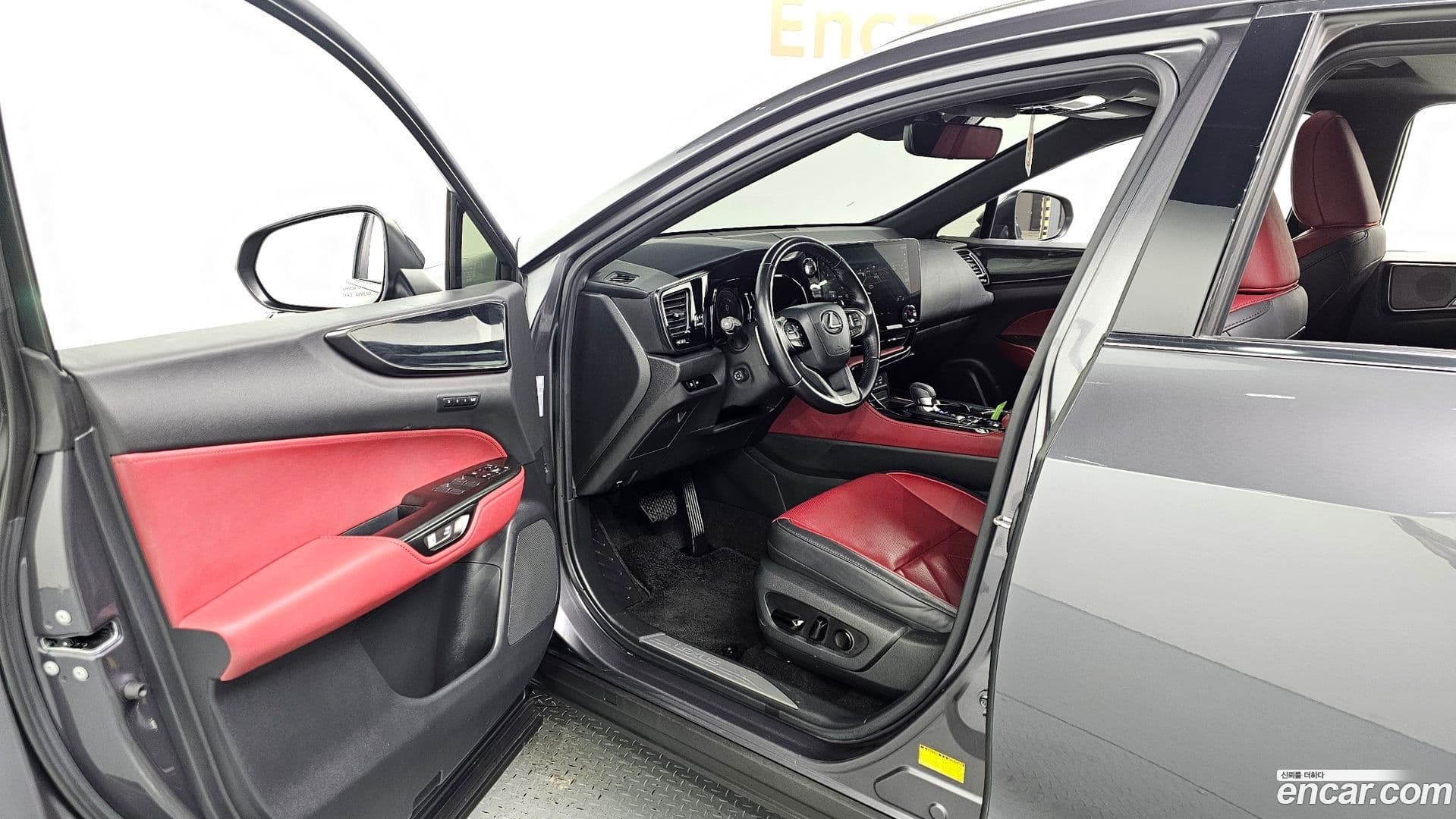 Main__Slider__Photo:NX Lexus 2022.6-9