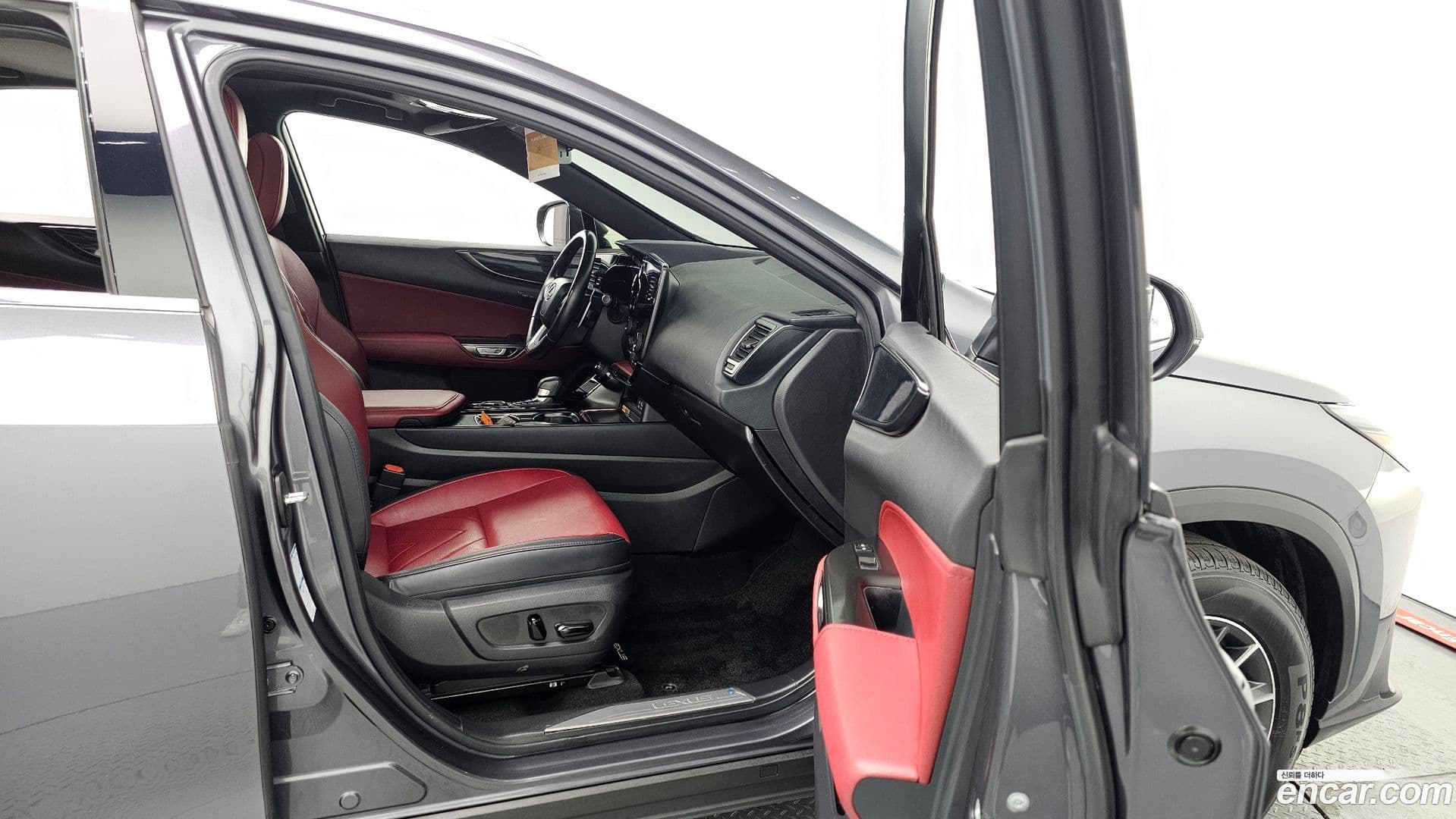 Main__Slider__Photo:NX Lexus 2022.6-10