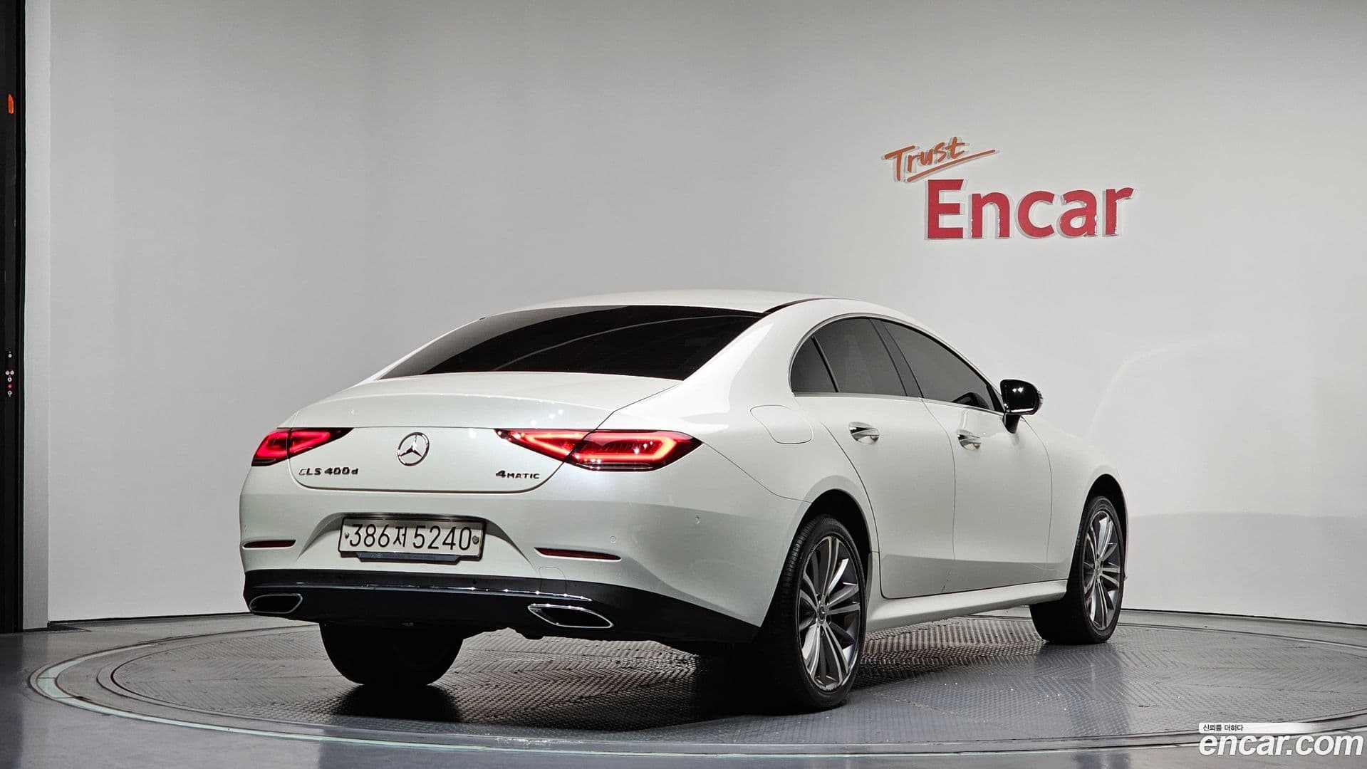 Main__Slider__Photo:CLS-Class Mercedes-Benz 2019.10-1