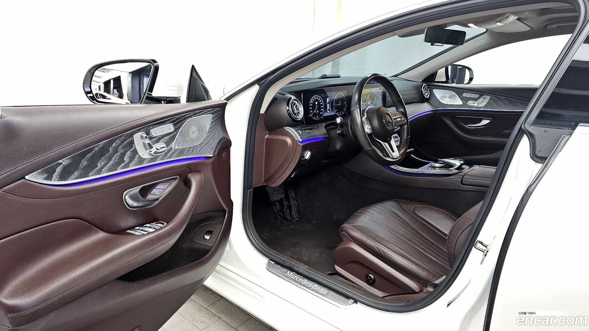 CLS-Class Mercedes-Benz 2019.10-INNER-010