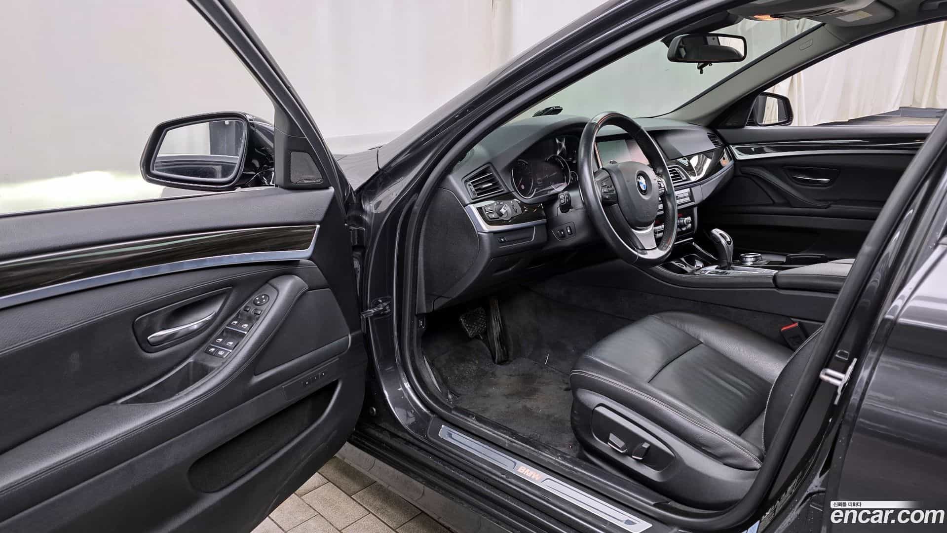 5-Series BMW 2013.9-INNER-010