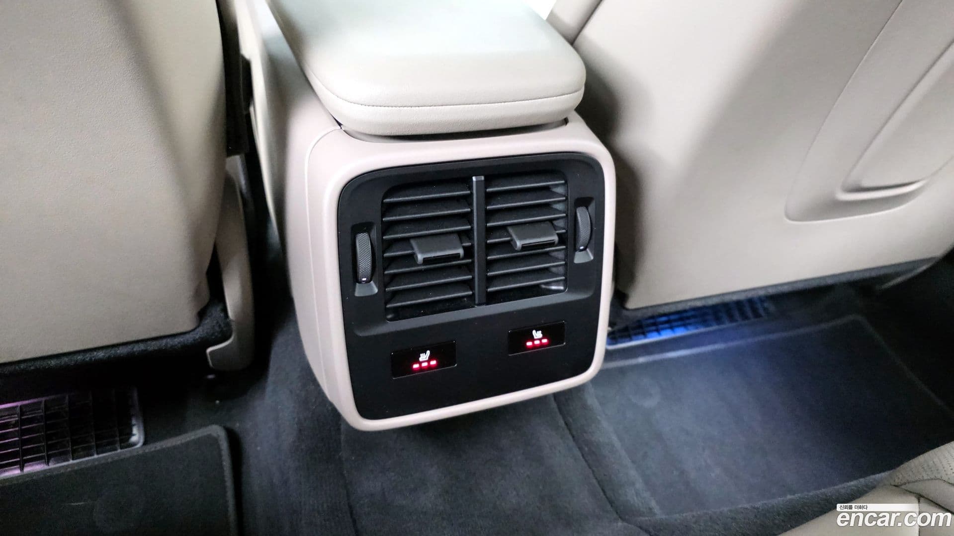 Main__Slider__Photo:Taycan Porsche 2022.1-18