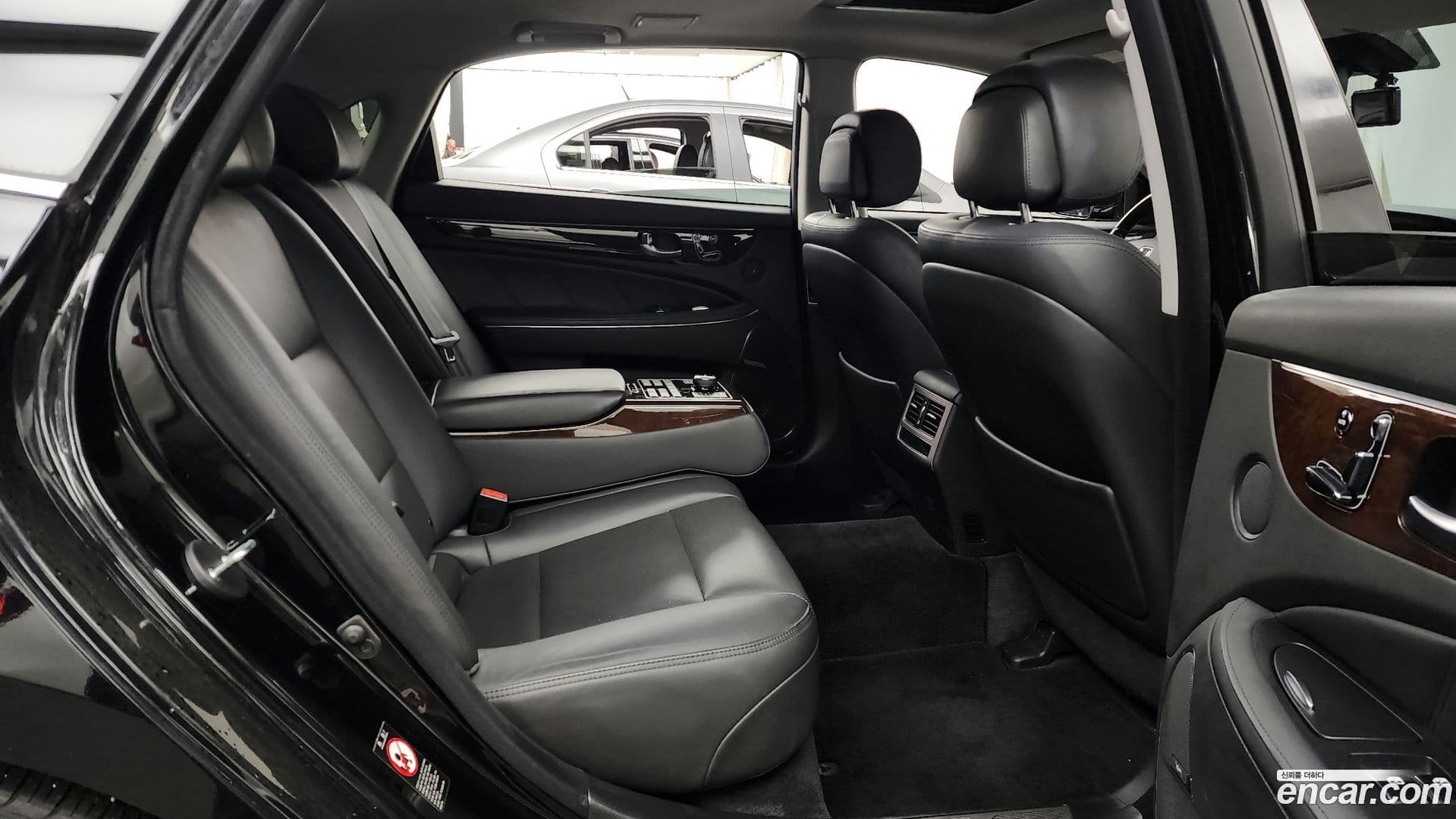 Main__Slider__Photo:Equus Hyundai 2014.10-11