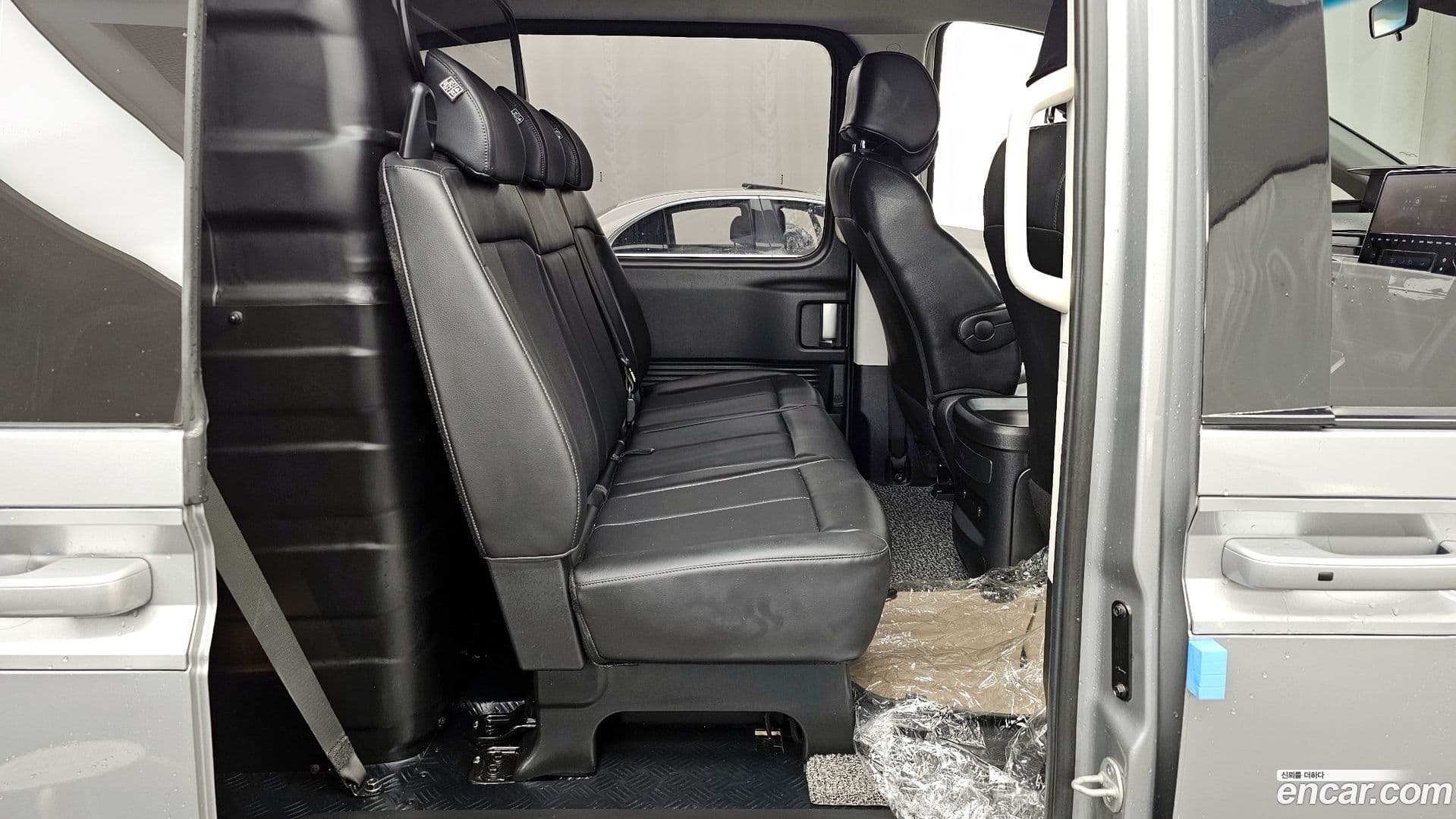 Main__Slider__Photo:Staria Hyundai 2023.0-11