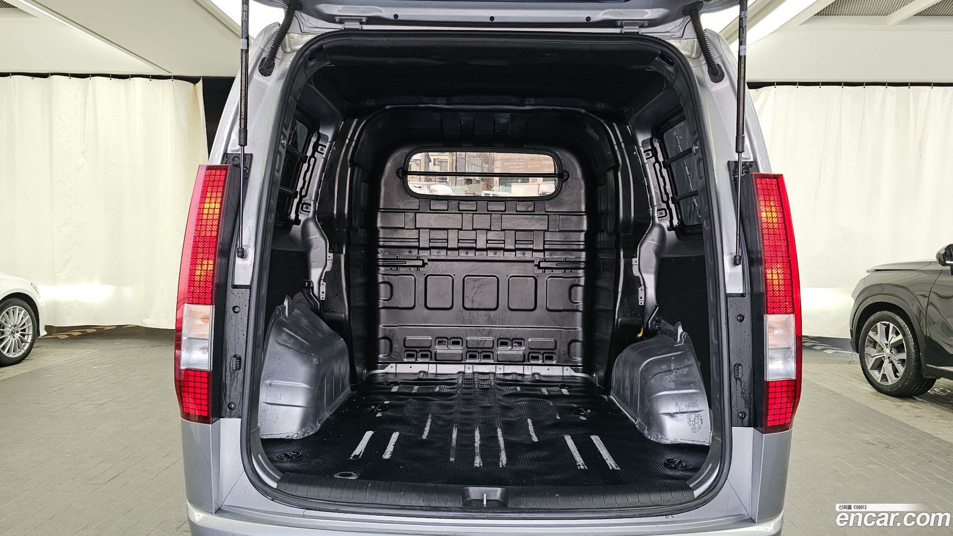 Main__Slider__Photo:Staria Hyundai 2023.0-19