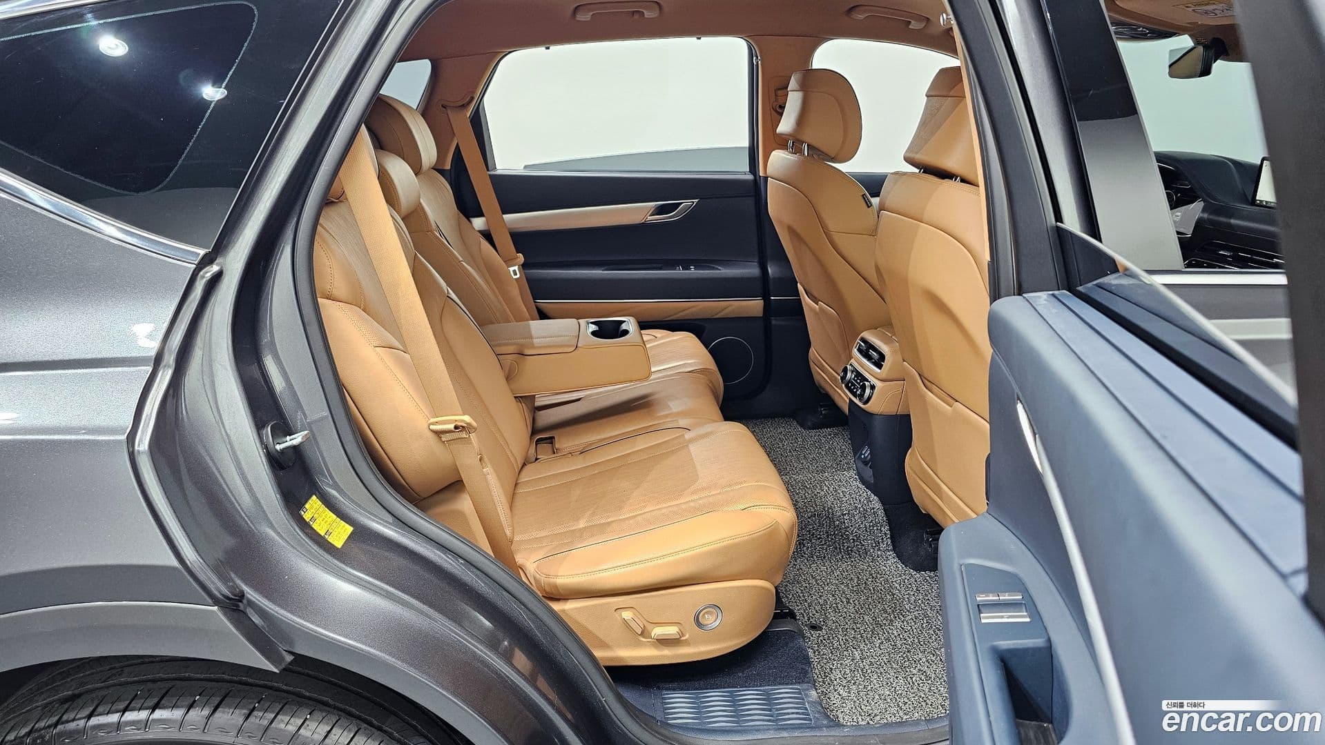 Main__Slider__Photo:GV80 Genesis 2022.4-10