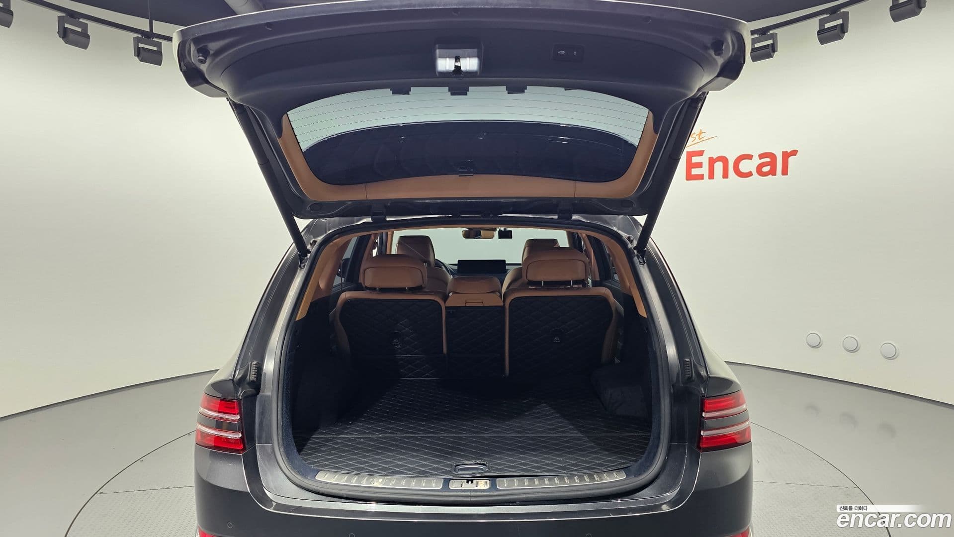 Main__Slider__Photo:GV80 Genesis 2022.4-19