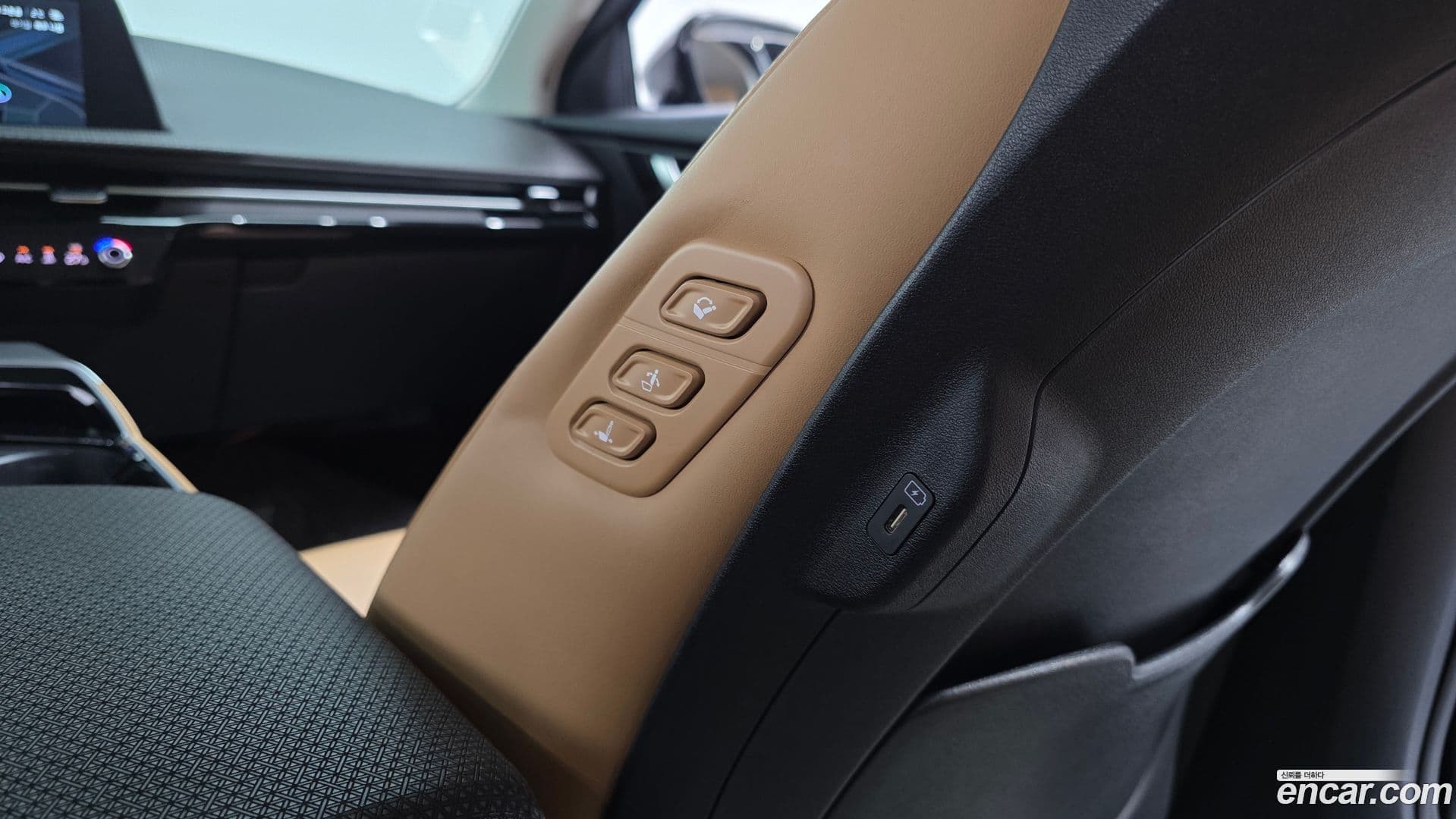 Main__Slider__Photo:EV6 Kia 2022.10-17