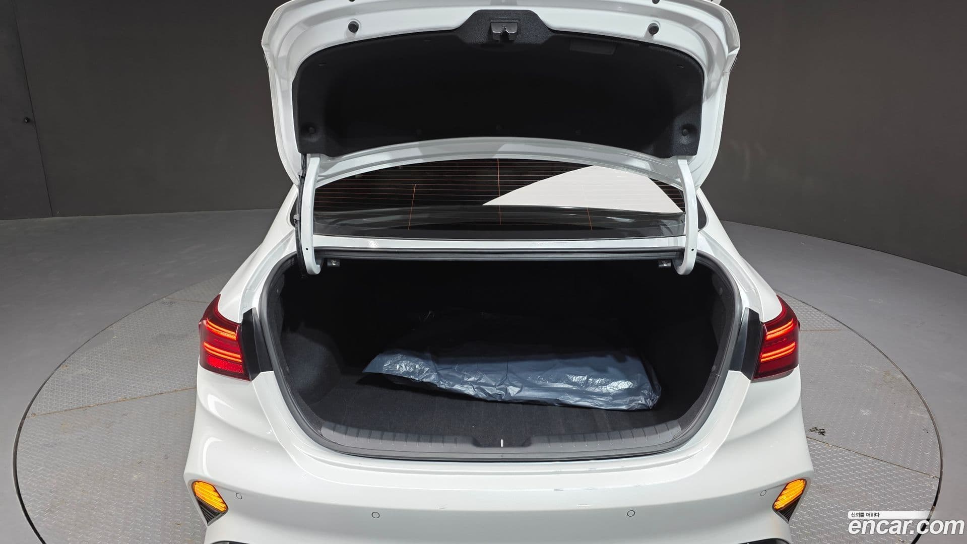 Main__Slider__Photo:K3 Kia 2022.8-19