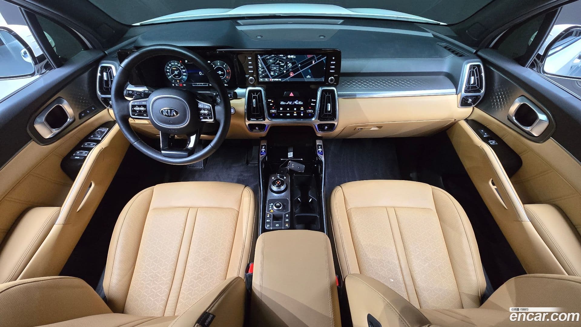 Main__Slider__Photo:Sorento Kia 2021.0-6