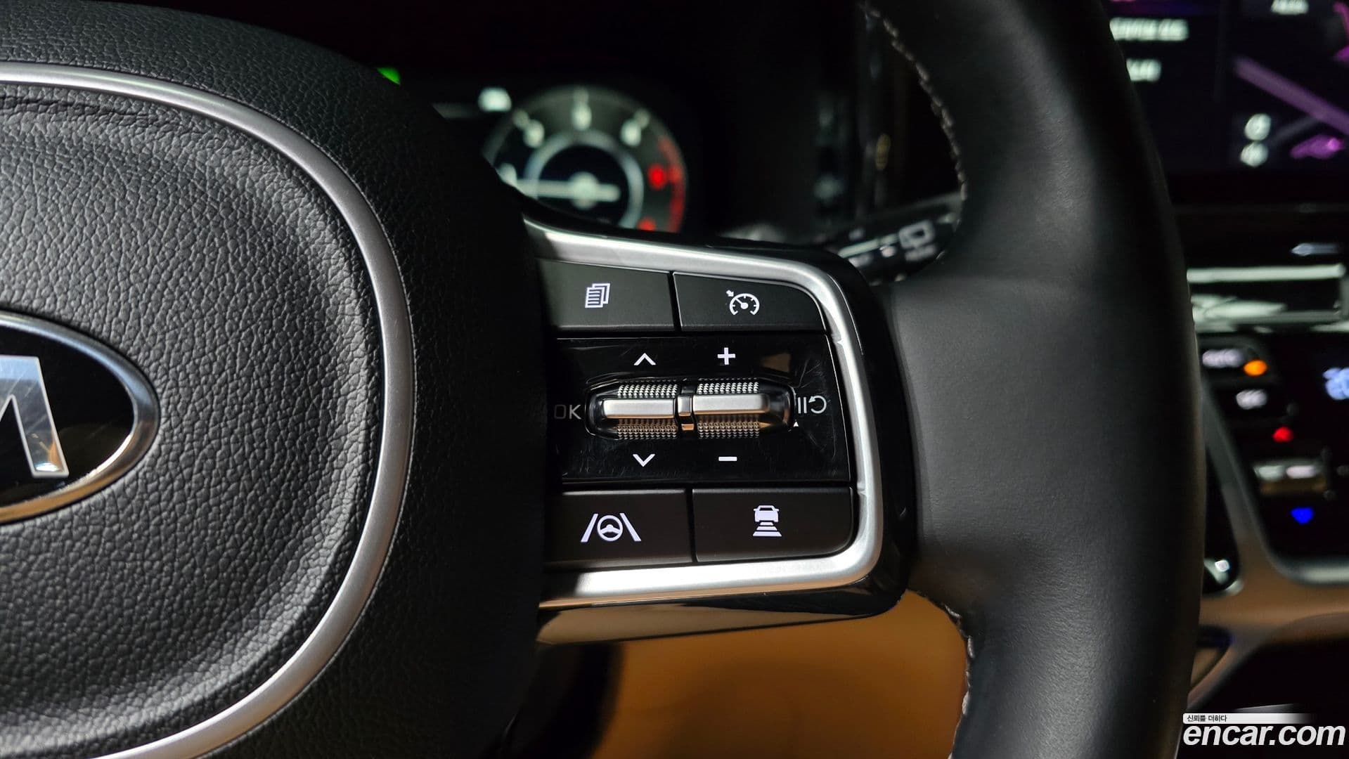 Main__Slider__Photo:Sorento Kia 2021.0-13