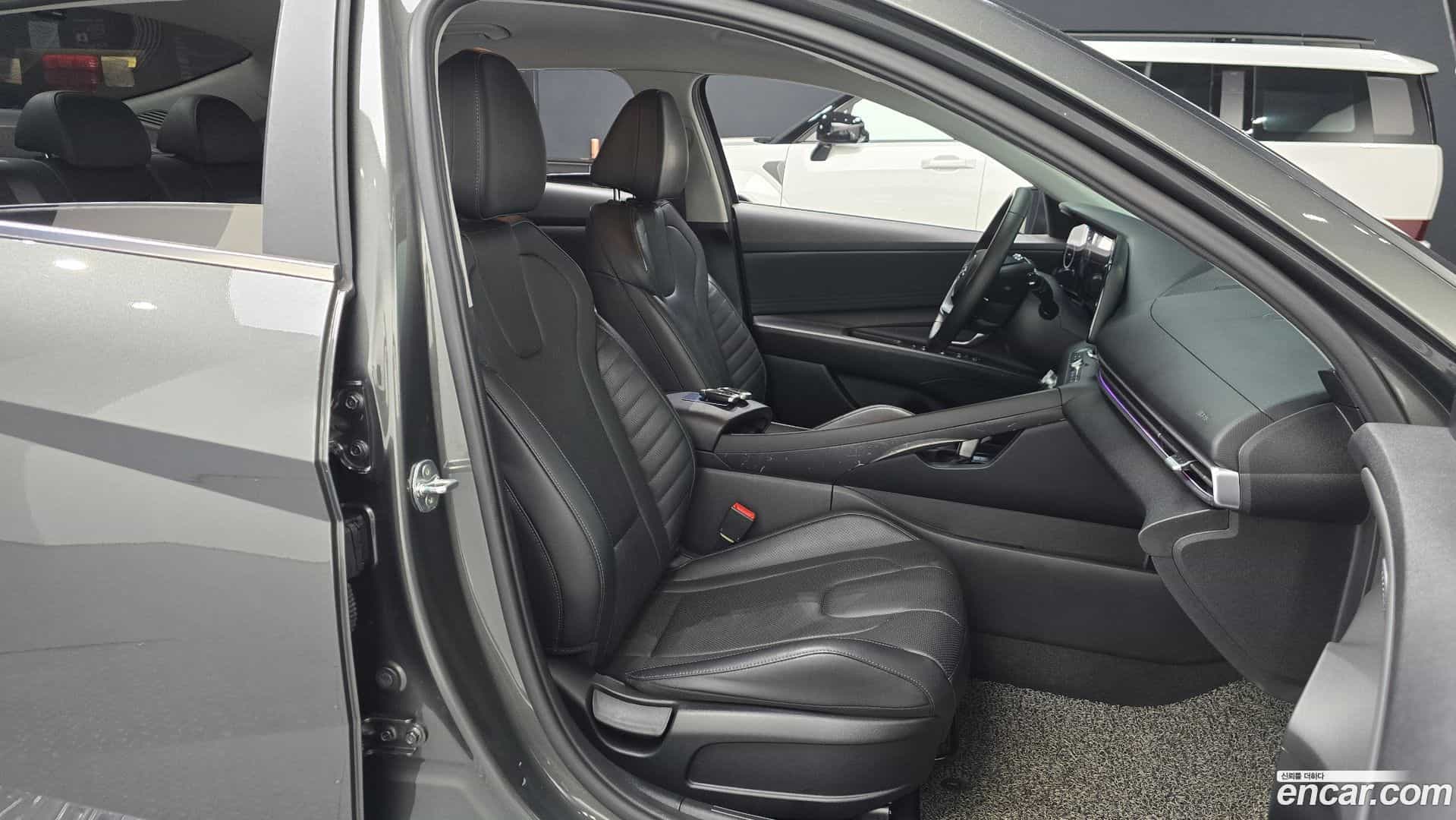 AVANTE Hyundai 2021.0-INNER-010